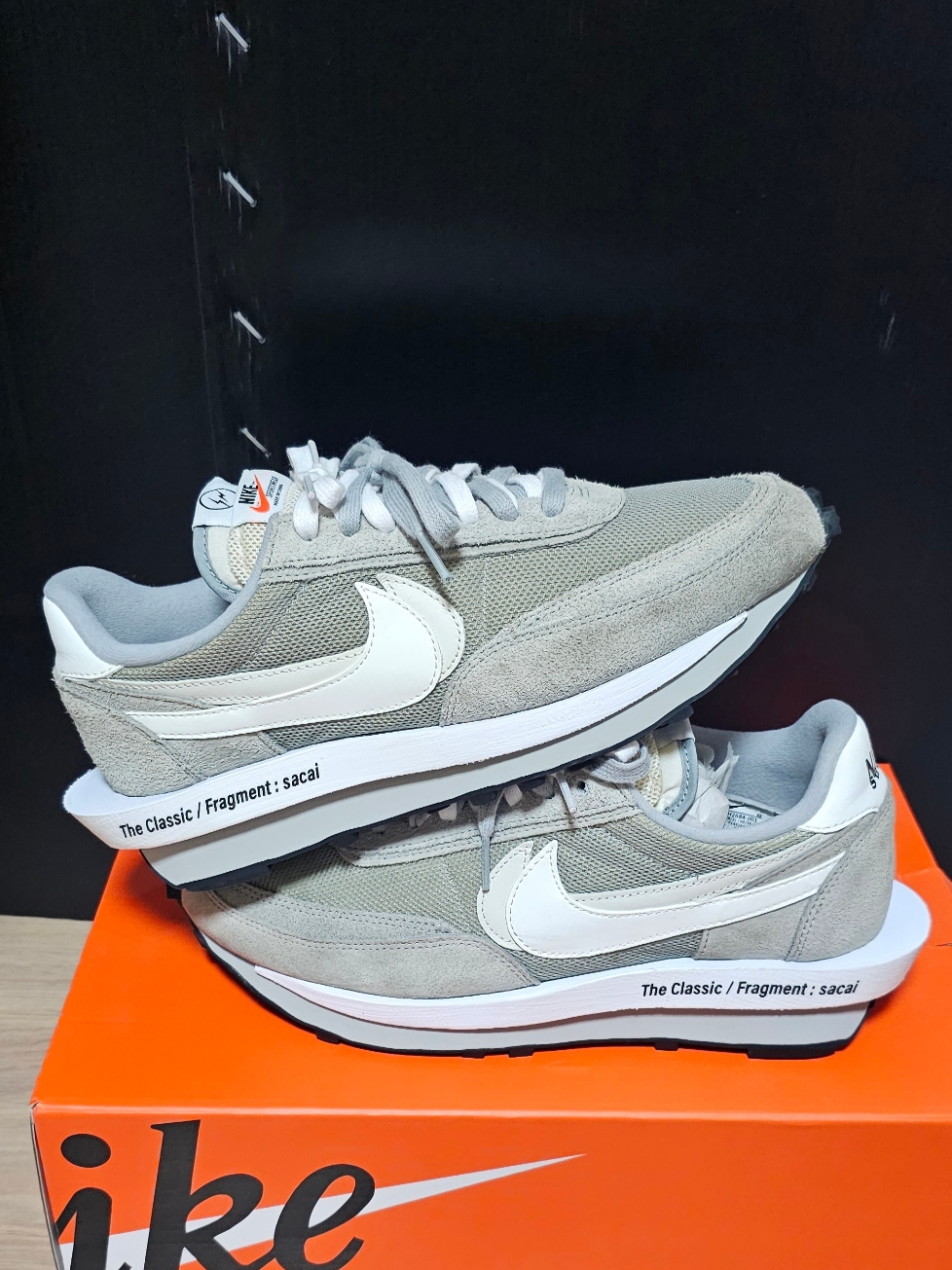Nike x Sacai x Fragment LDWaffle Light Smoke Grey 착용 스타일 - 2