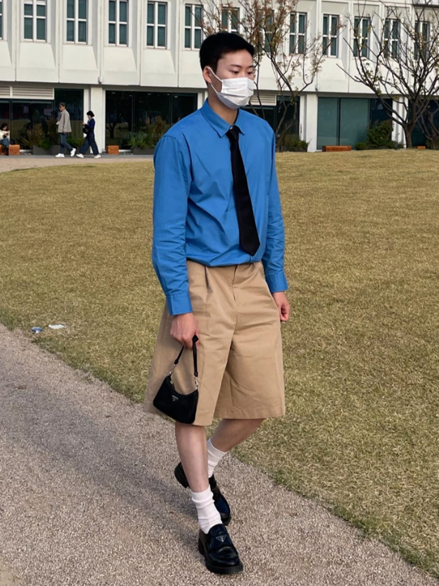 Prada Chocolate Brushed Leather Loafers Black, Our Legacy Belt 2cm Leather Black 착용 스타일 - 4