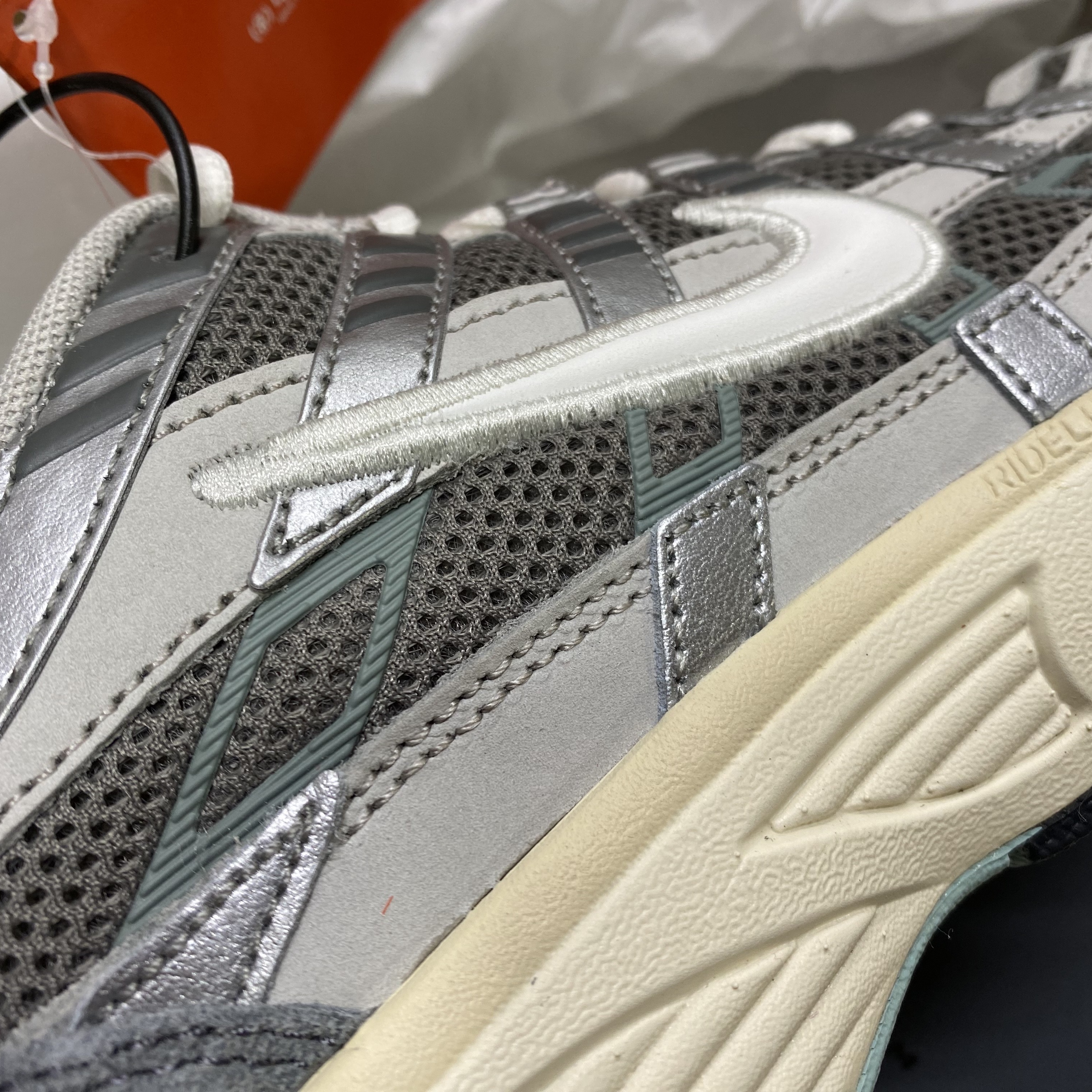 Nike P-6000 Flat Pewter Light Iron Ore 착용 스타일 - 3