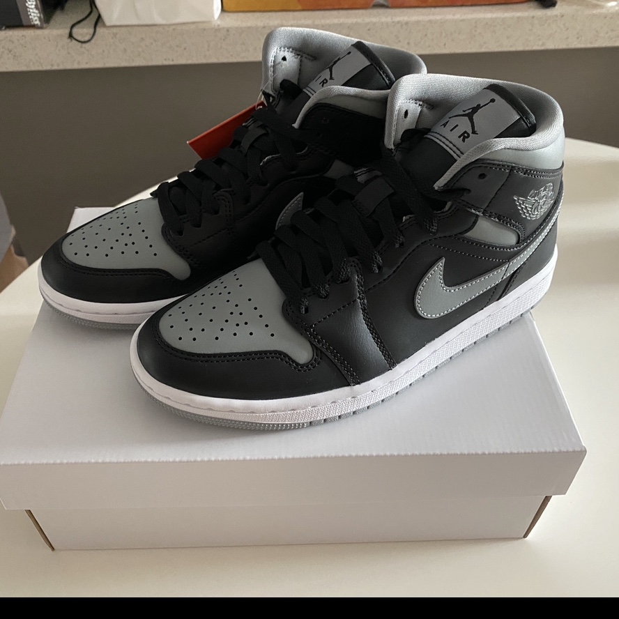(W) Jordan 1 Mid Black Particle Grey 착용 스타일