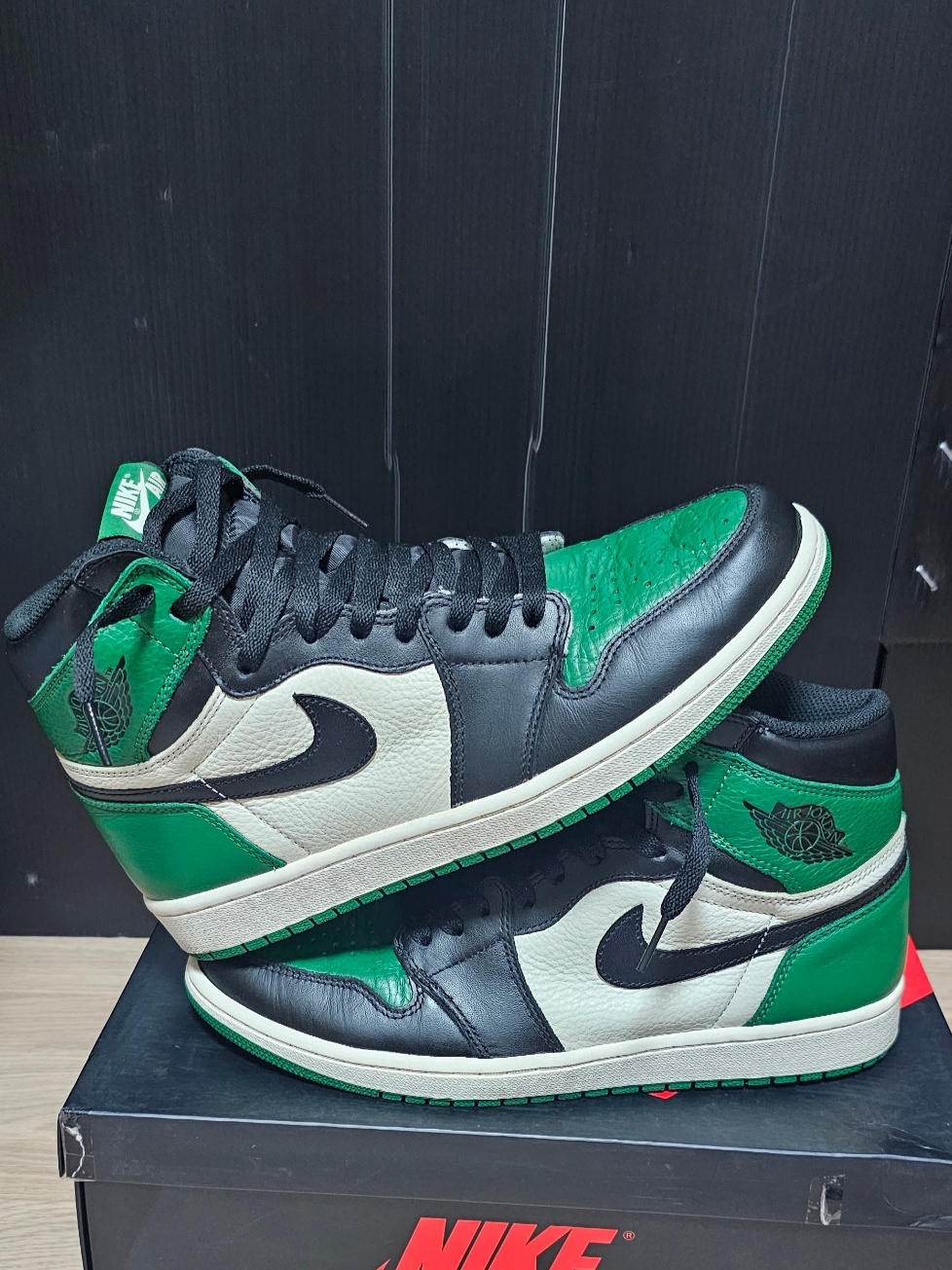 Jordan 1 Retro High OG Pine Green 착용 스타일 - 2