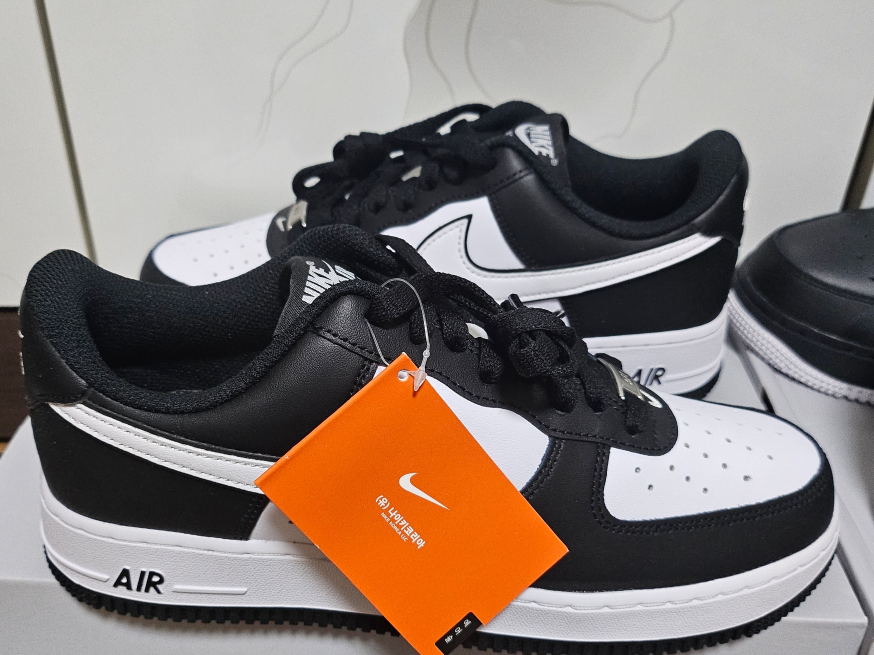 Nike Air Force 1 '07 Black White 착용 스타일