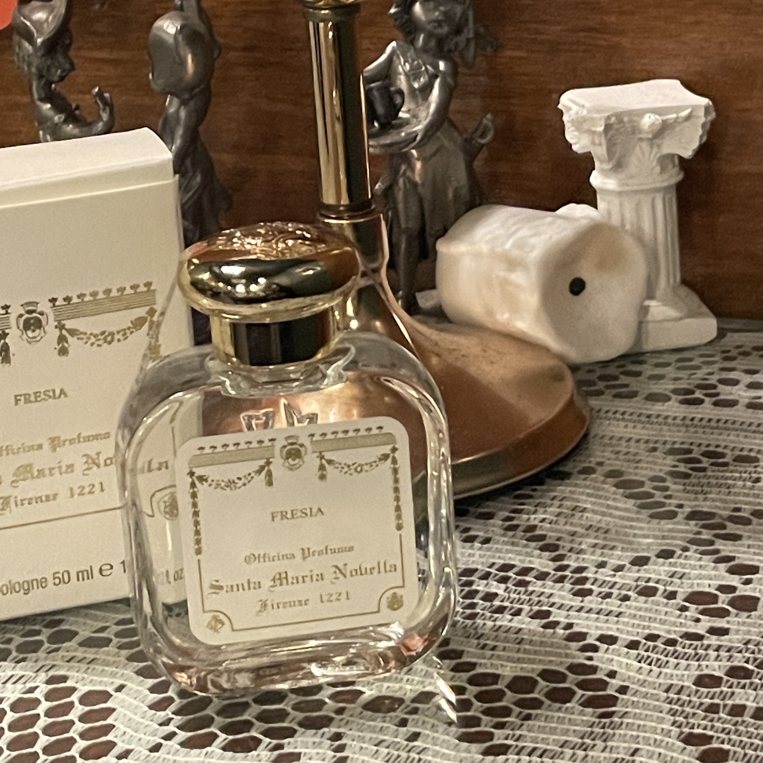 Santa Maria Novella Fresia Eau de Cologne 50ml, Santa Maria Novella Fresia Eau de Cologne 100ml 착용 스타일