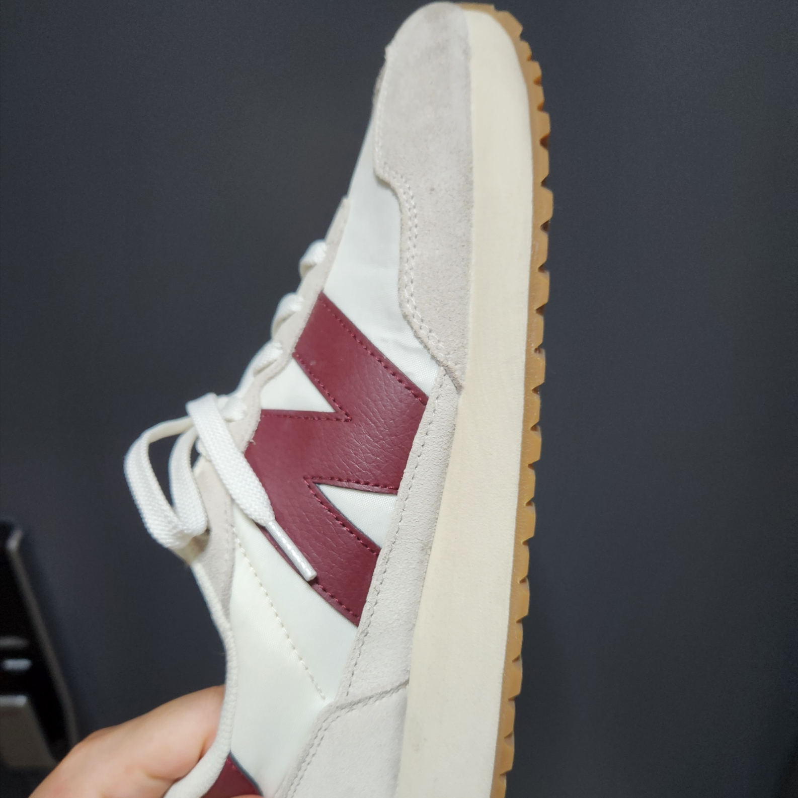New Balance 237 Moonbeam Classic Burgundy 착용 스타일