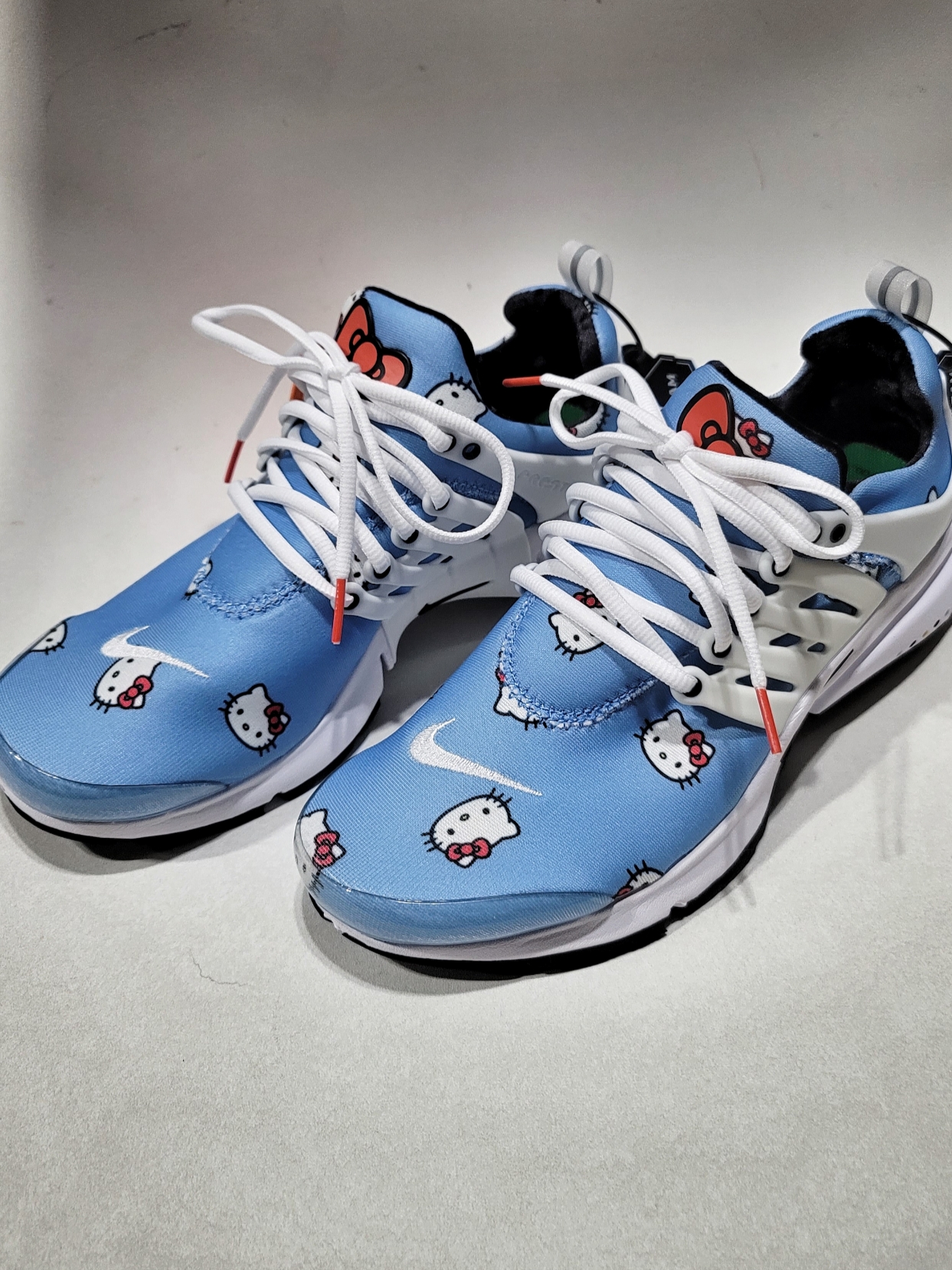 Nike x Hello Kitty Air Presto University Blue 착용 스타일 - 1