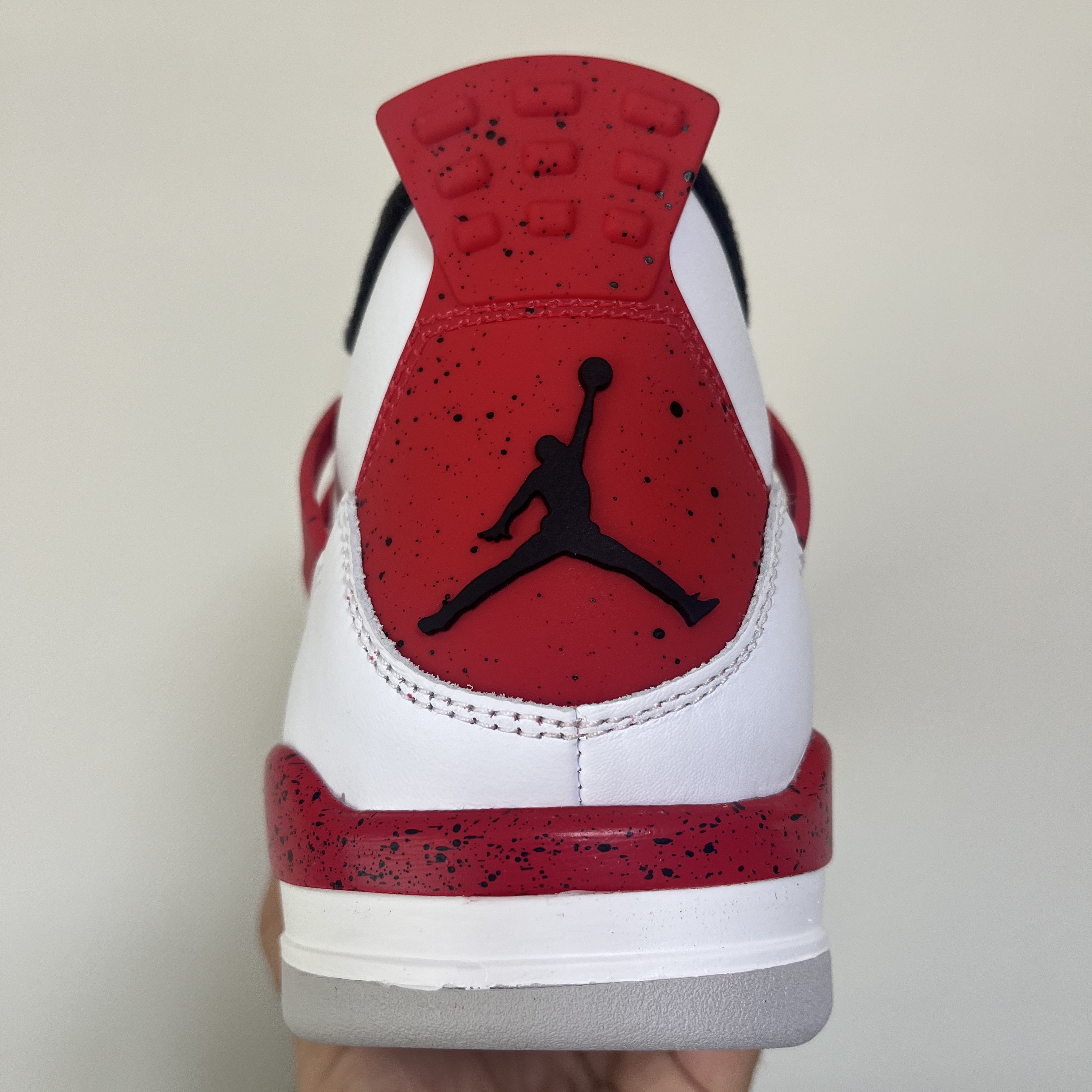Jordan 4 Retro Red Cement 착용 스타일 - 3