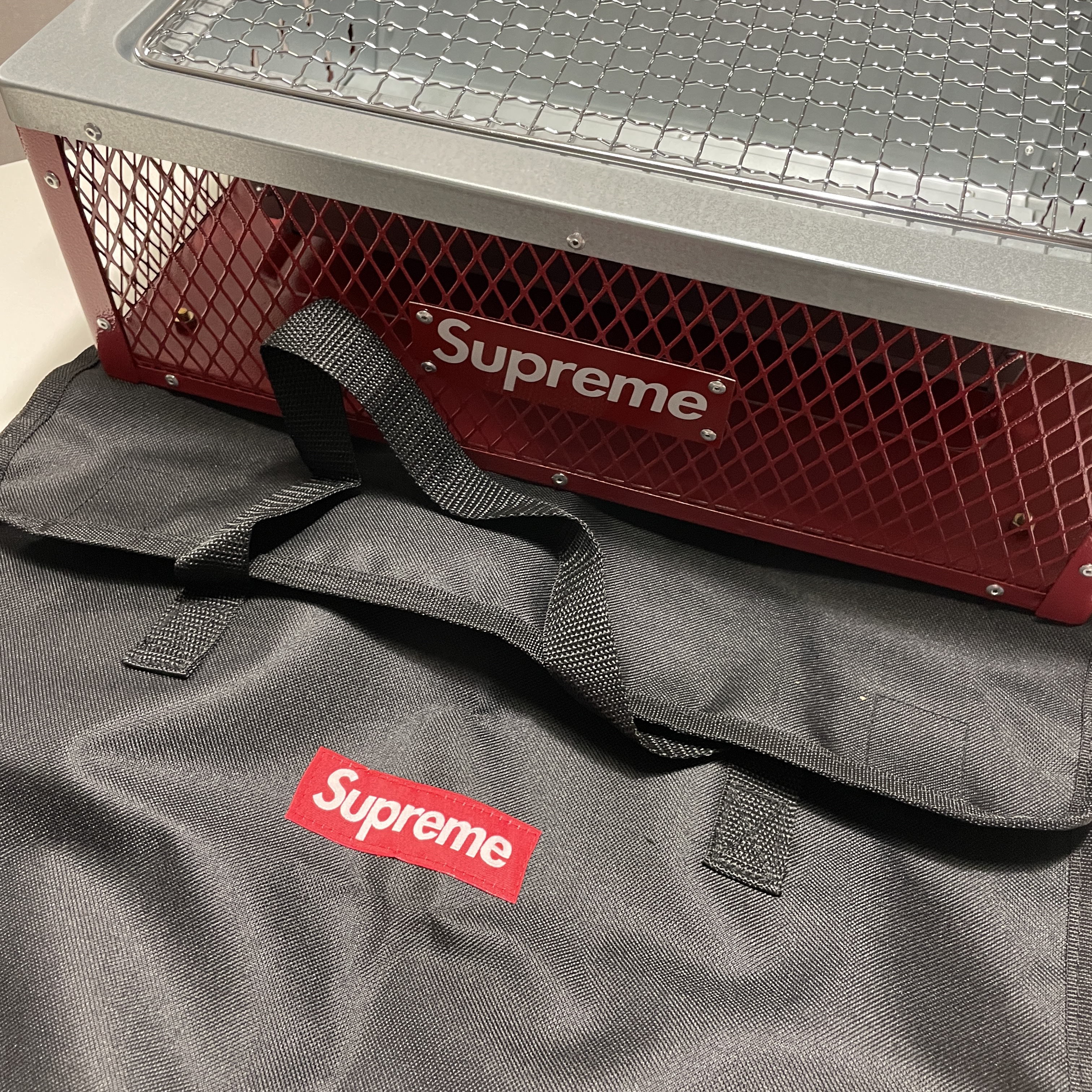 Supreme x Coleman Charcoal Grill Red - 23SS 착용 스타일 - 2