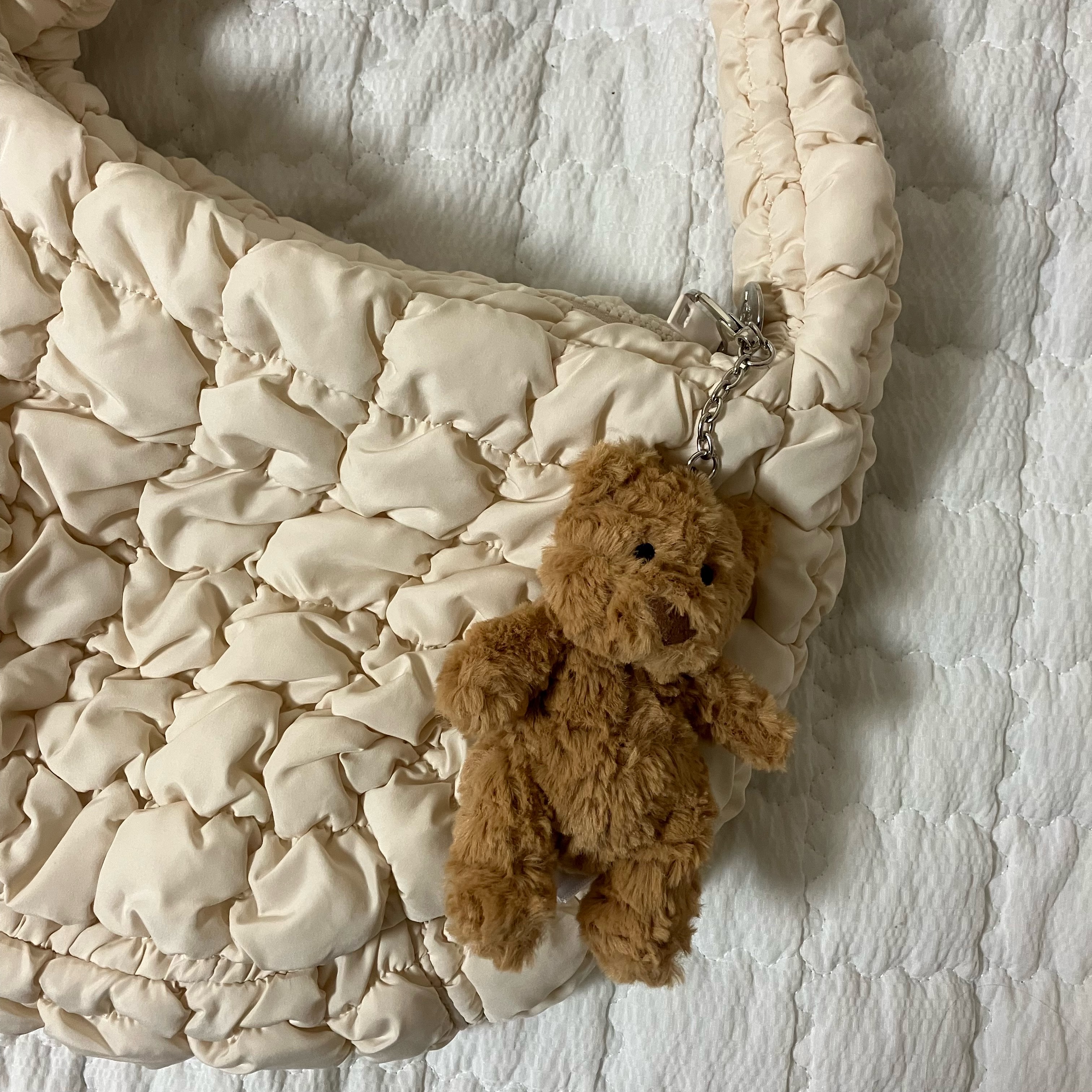 Jellycat Bartholomew Bear Bag Charm Brown 착용 스타일