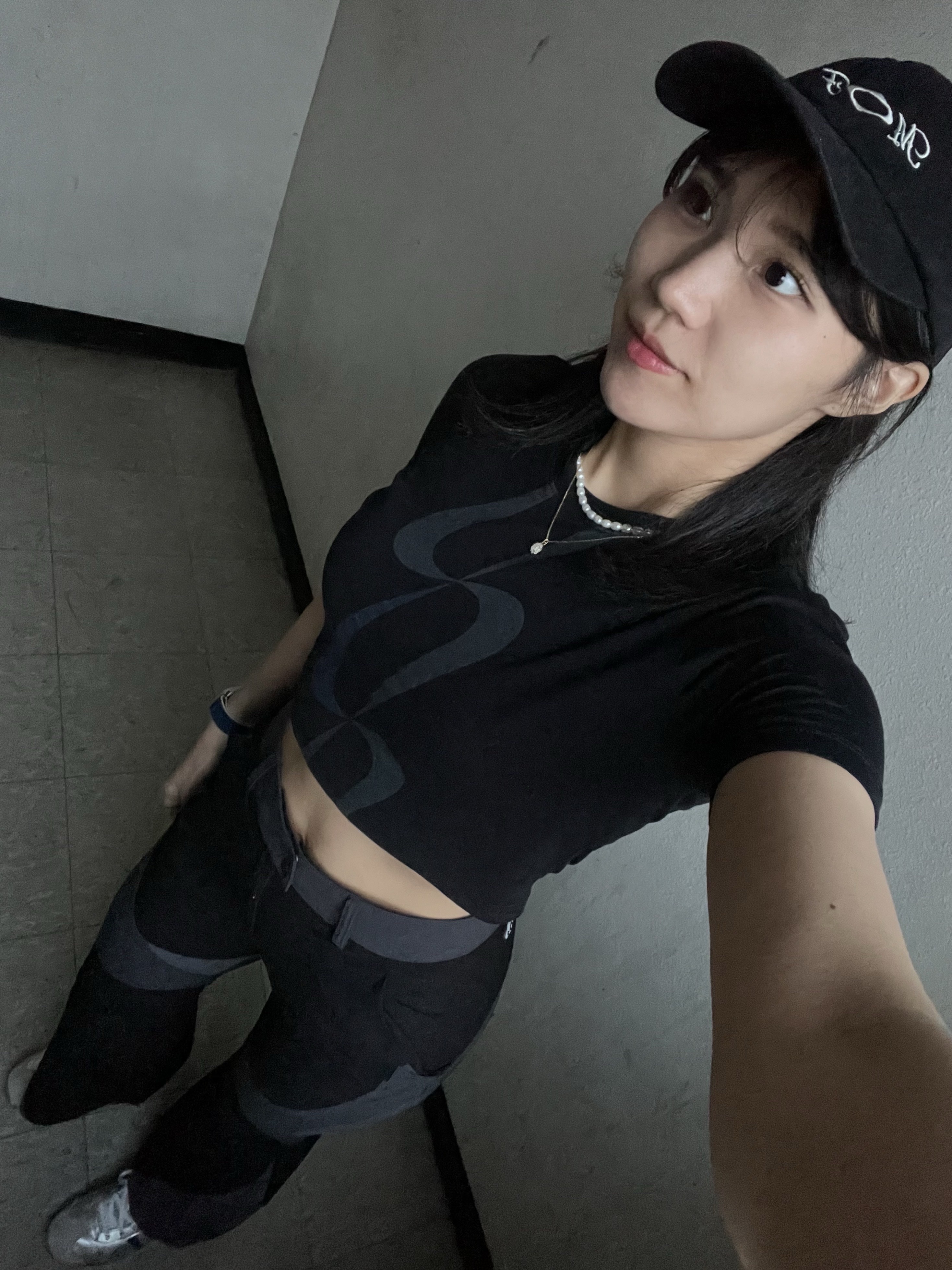 Mischief String Ball Cap Black, Art of Field Bootscut Long Pants Black 착용 스타일 - 3