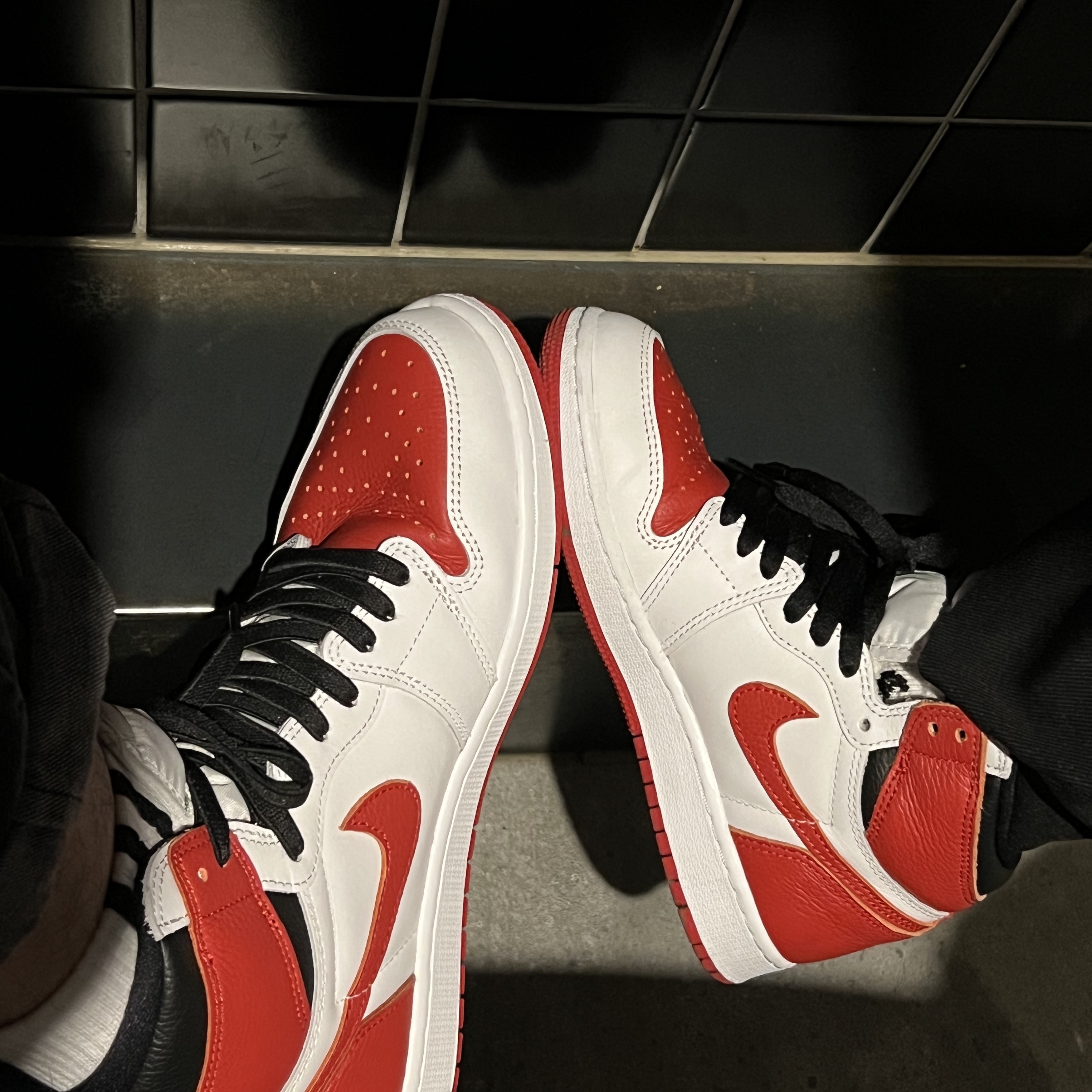 (GS) Jordan 1 Retro High OG Heritage, Jordan 1 Retro High OG Heritage 착용 스타일