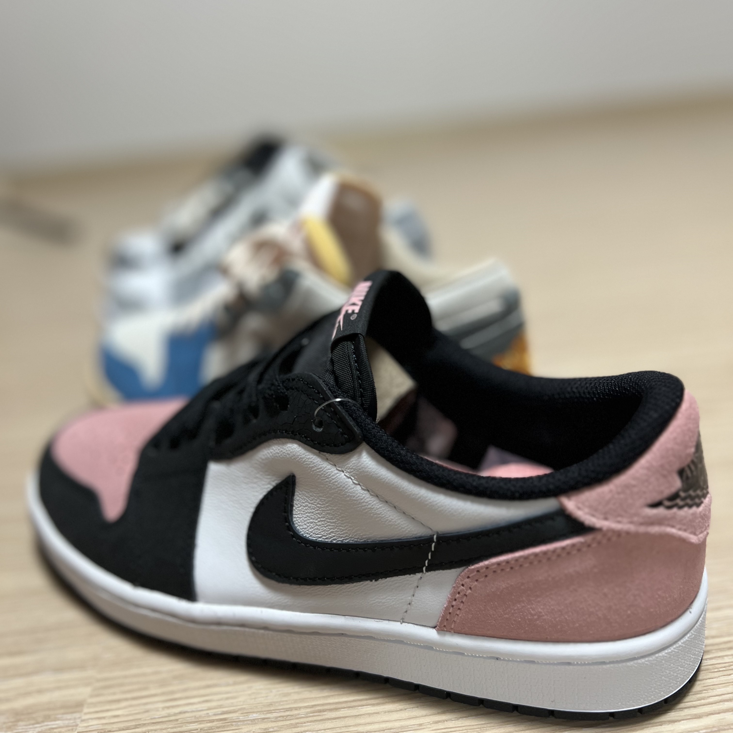 Jordan 1 Retro Low OG Bleached Coral 착용 스타일