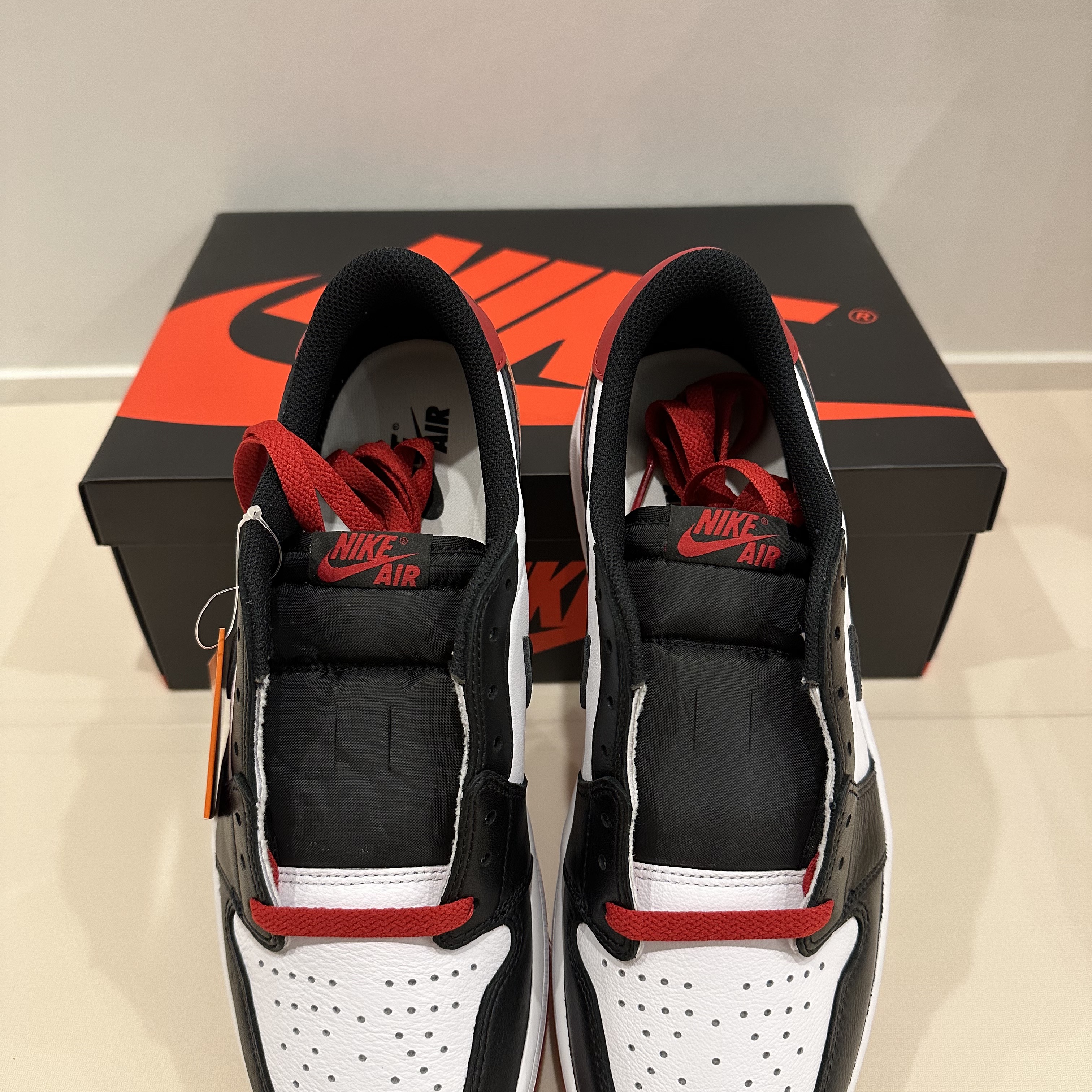 Jordan 1 Retro Low OG Black Toe 착용 스타일 - 4