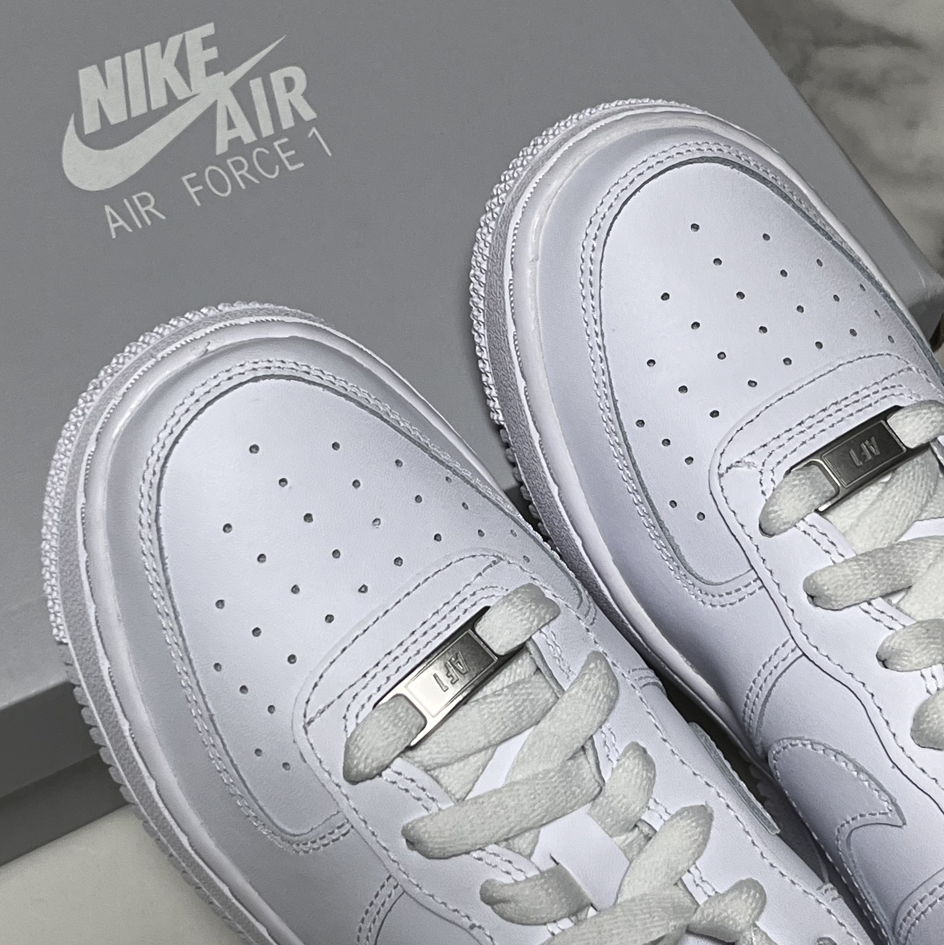 (GS) Nike Air Force 1 LE White 착용 스타일