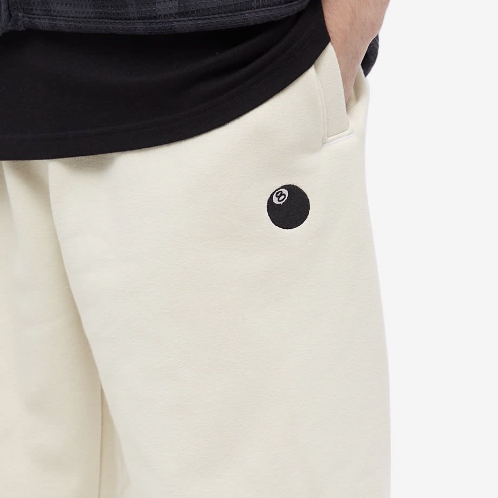 Stussy 8 Ball Embroidered Pants putty 착용 스타일