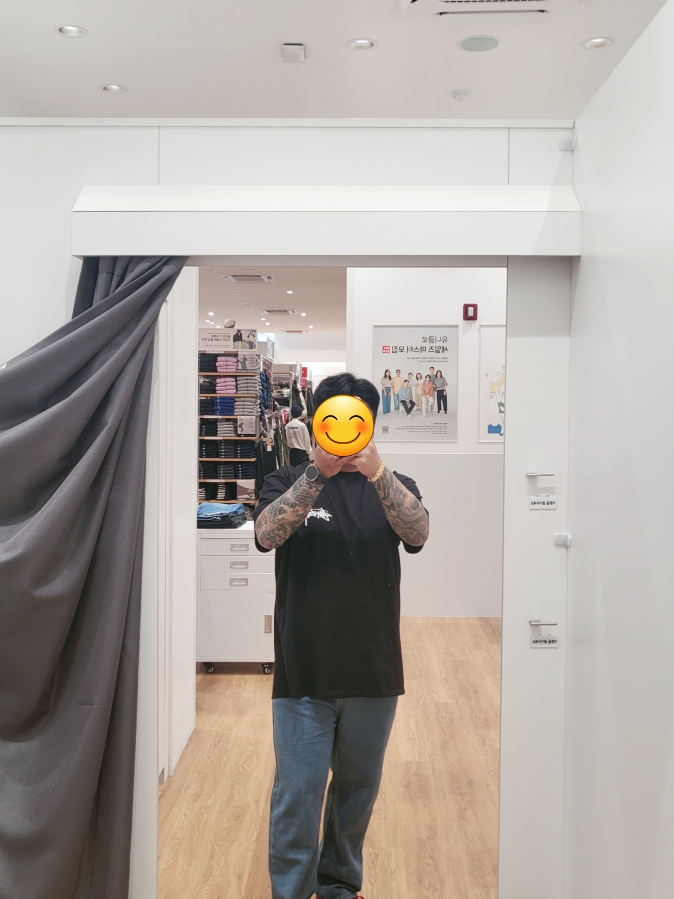 Stussy Suits T-Shirt Black, Jordan 1 Retro Low OG Black Toe 착용 스타일