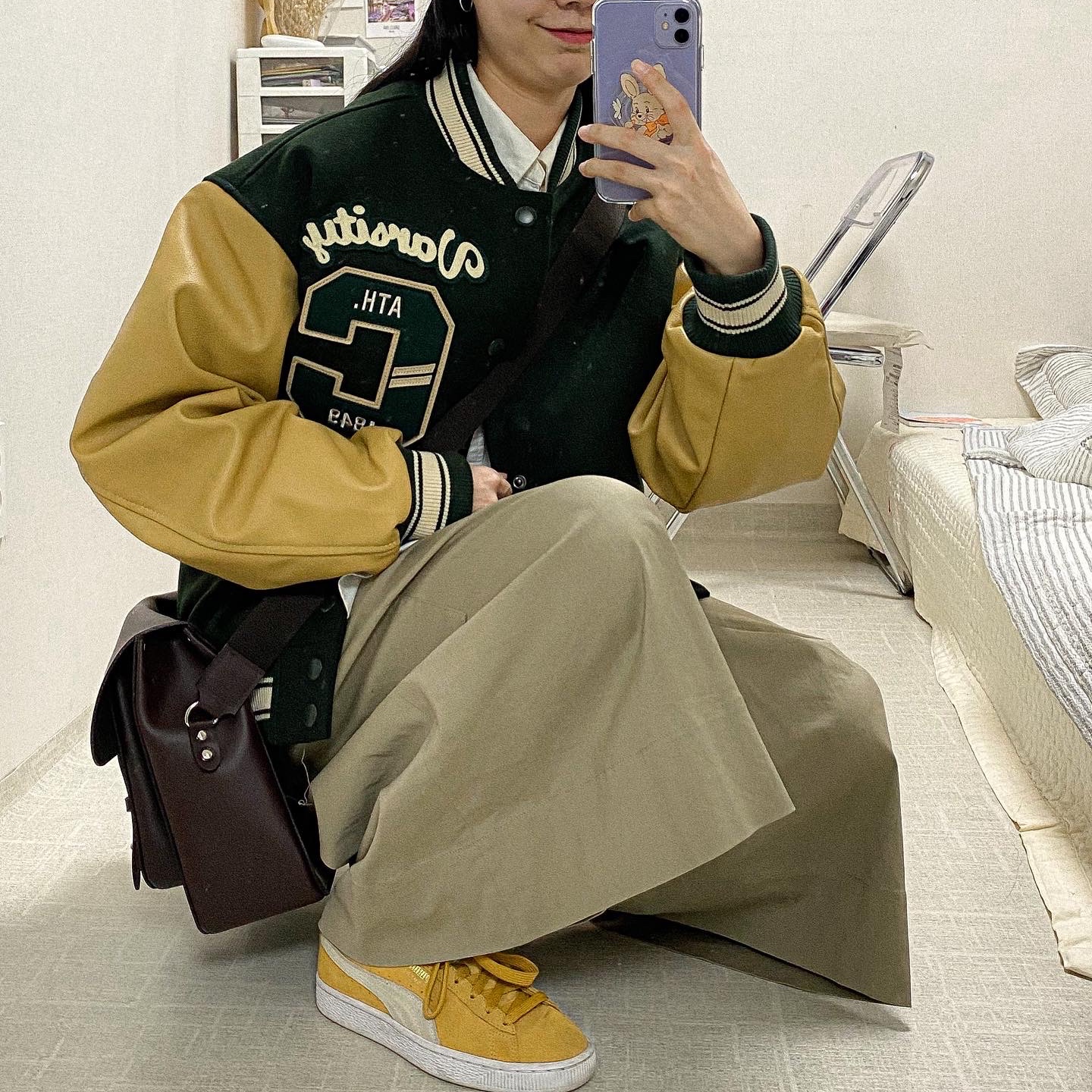 Puma Suede Classic XXI Mustard White 착용 스타일 - 5