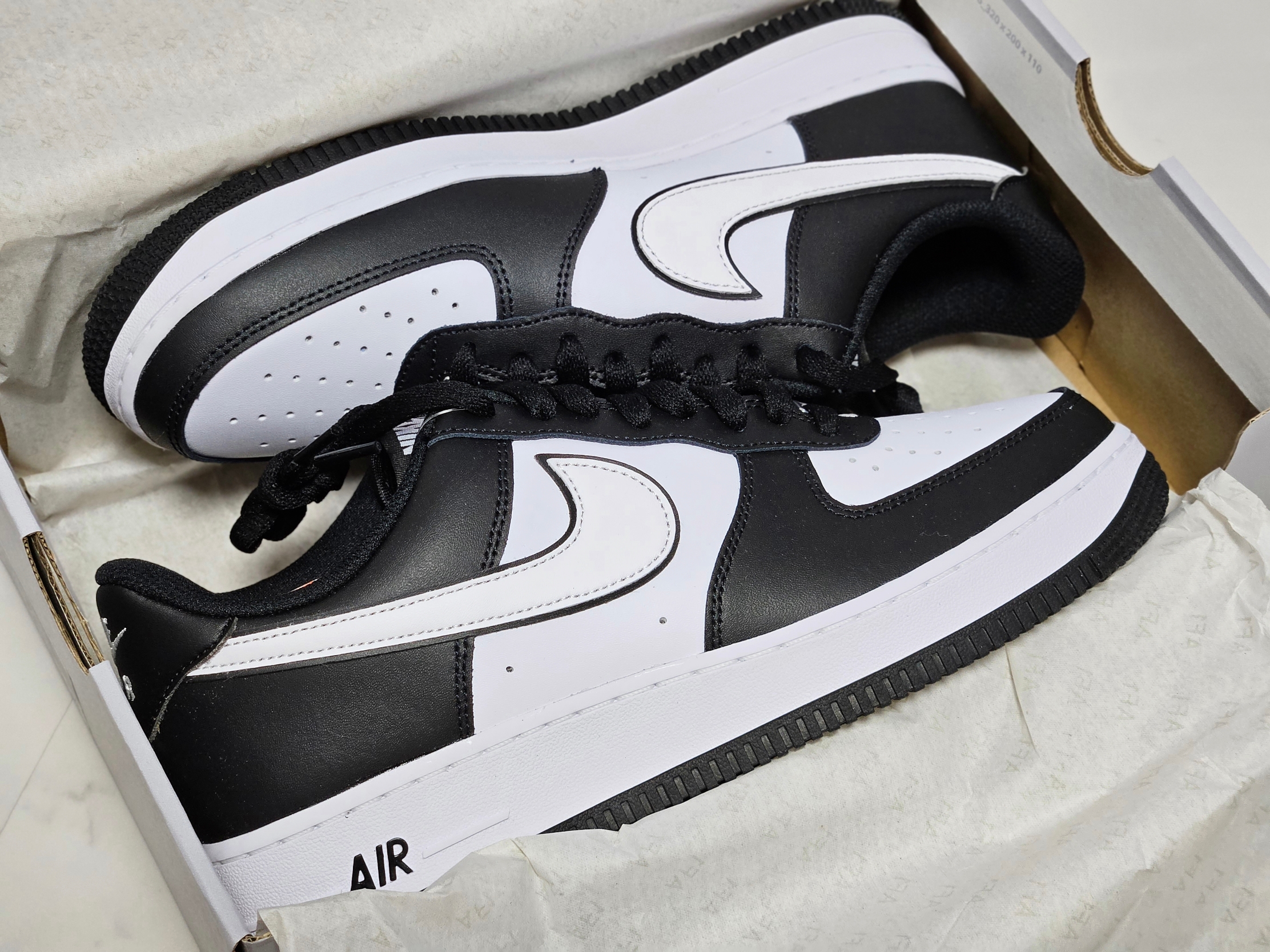 Nike Air Force 1 '07 Black White 착용 스타일 - 5