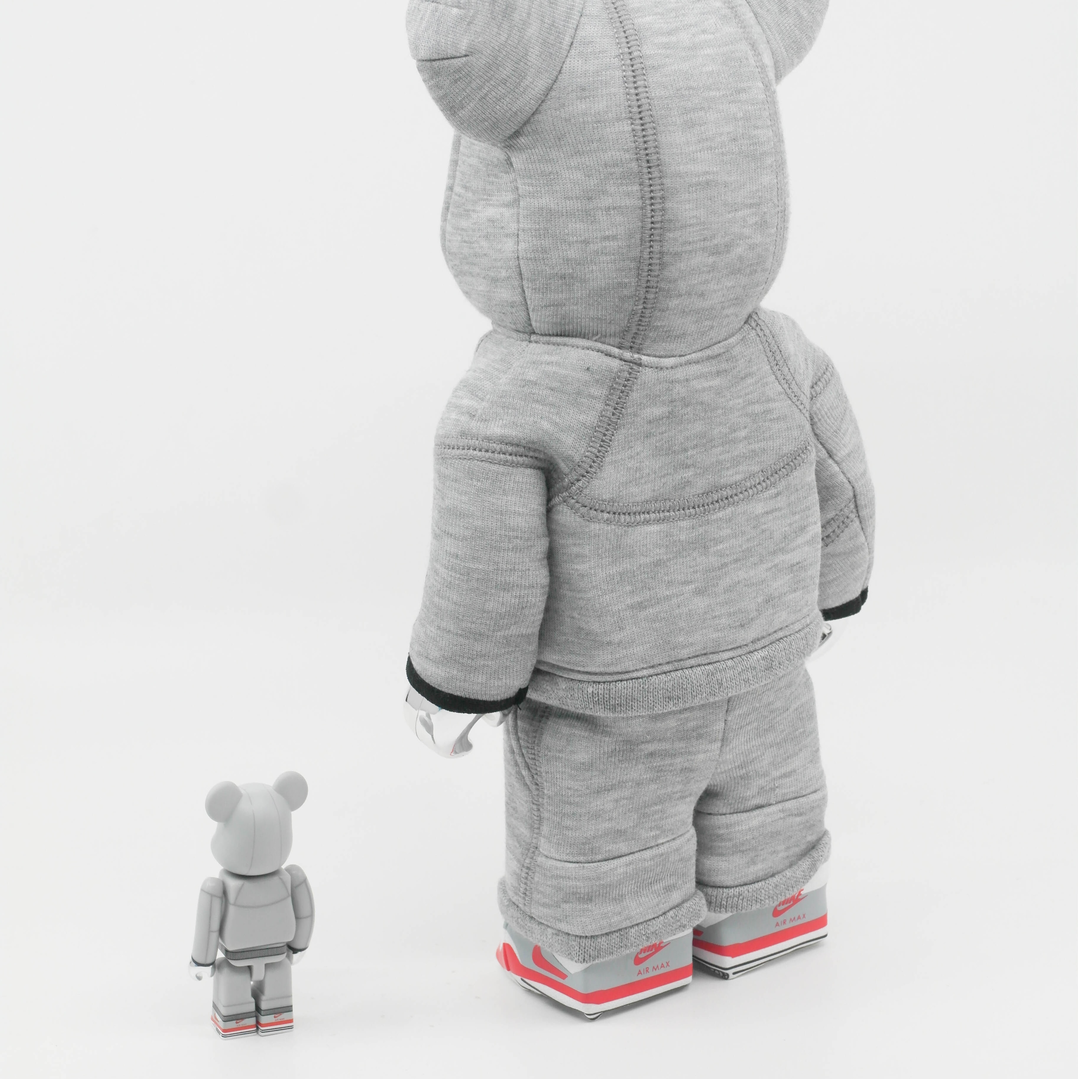 Bearbrick x Nike Tech Fleece N98 100% & 400& Set 착용 스타일 - 5