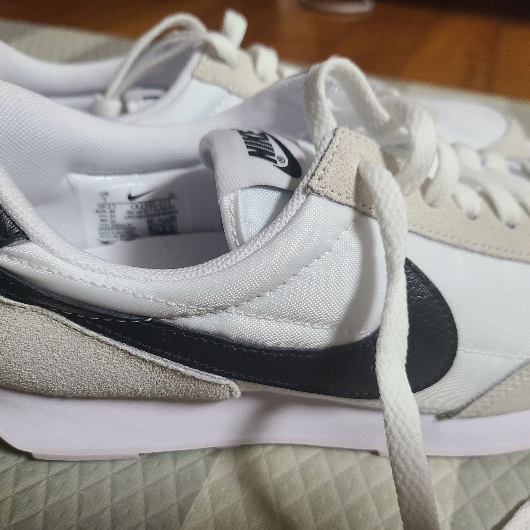 (W) Nike Daybreak Summit White Black 착용 스타일 - 2