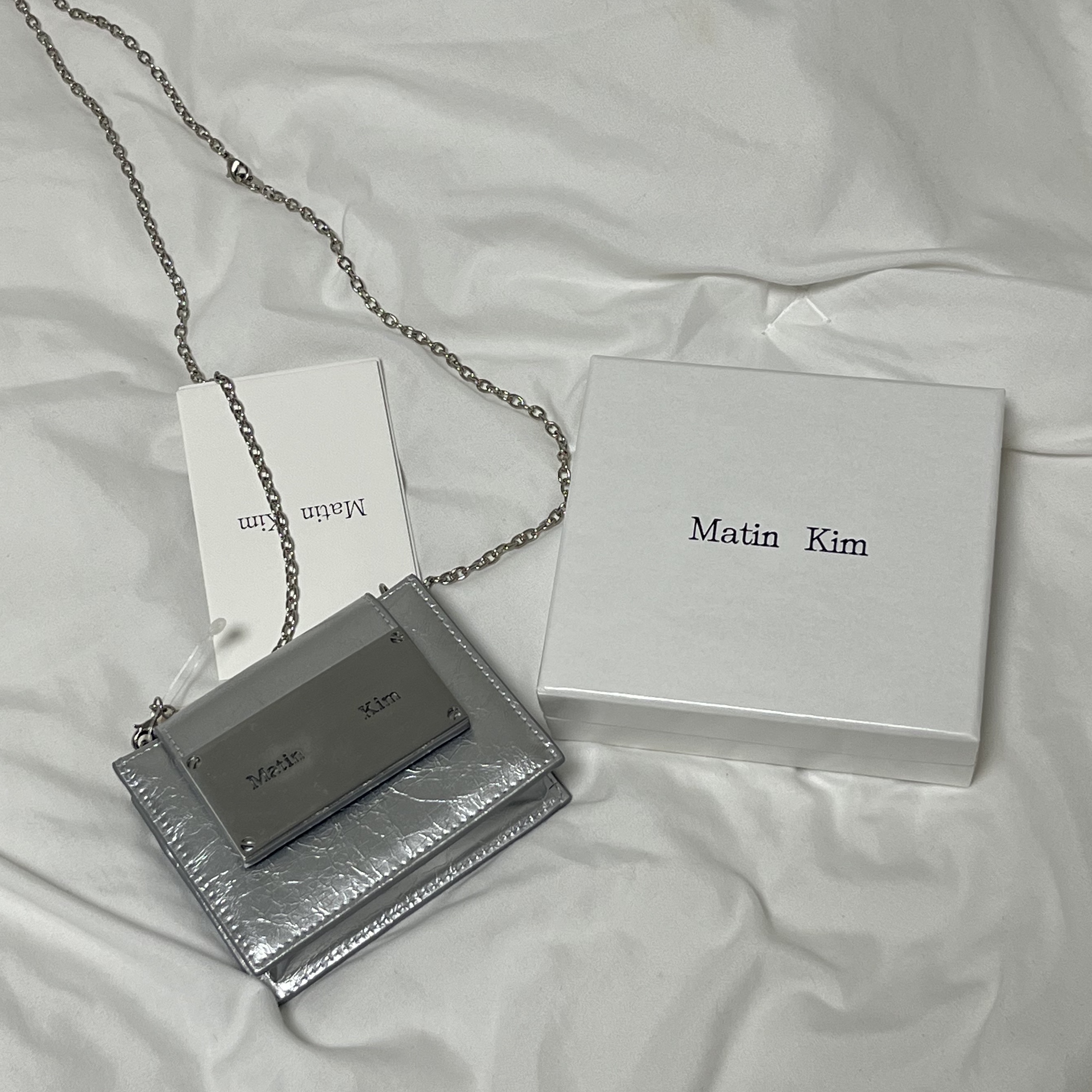 Matin Kim Accordion Mini Bag Silver 착용 스타일