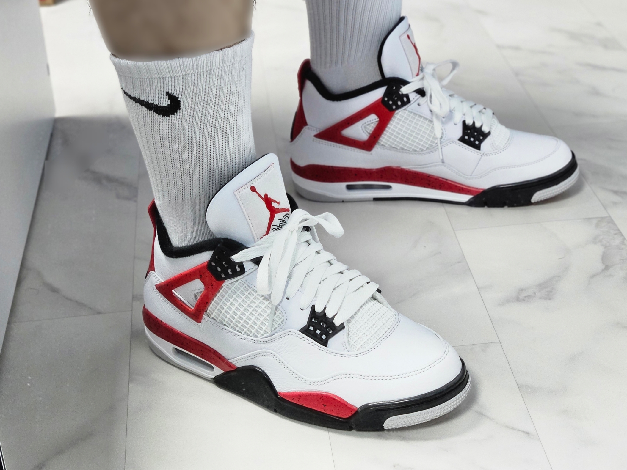 Jordan 4 Retro Red Cement 착용 스타일 - 2