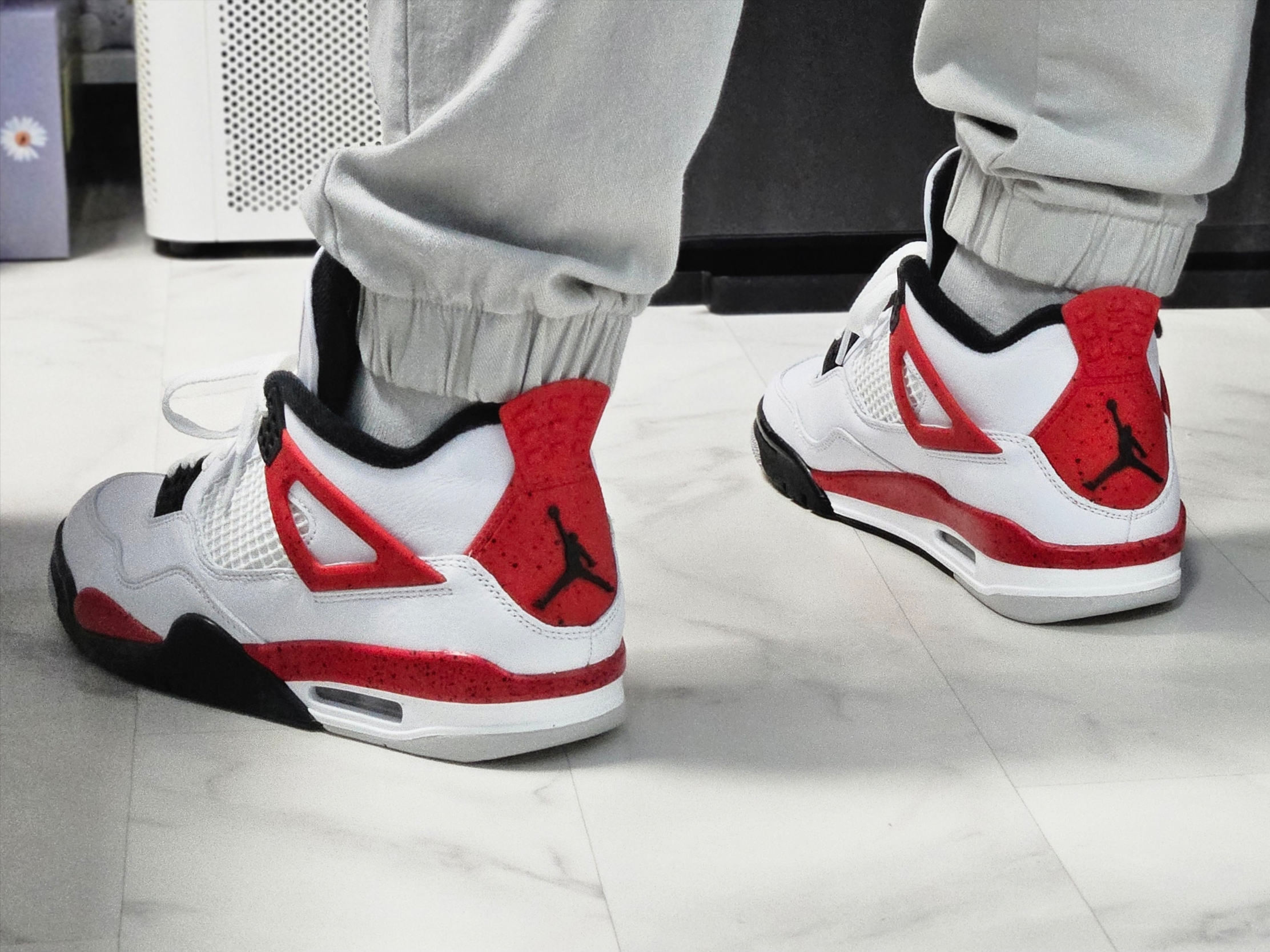 Jordan 4 Retro Red Cement 착용 스타일 - 5