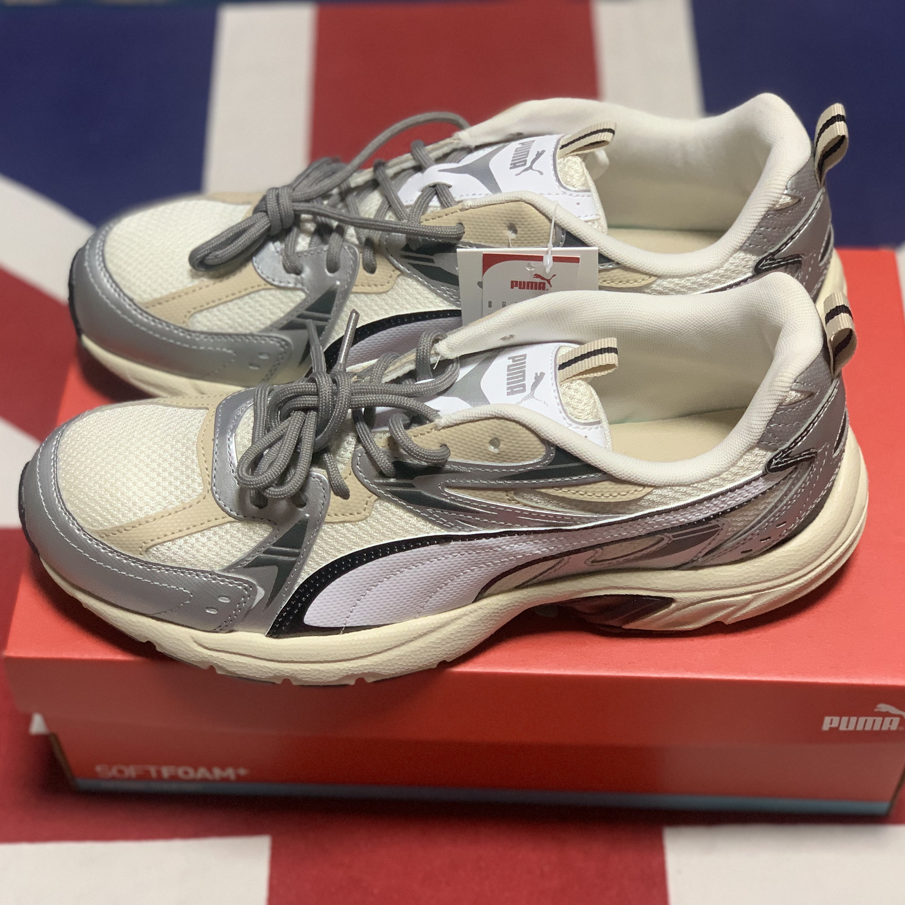 Puma Milenio Tech Warm White Silver 착용 스타일 - 1