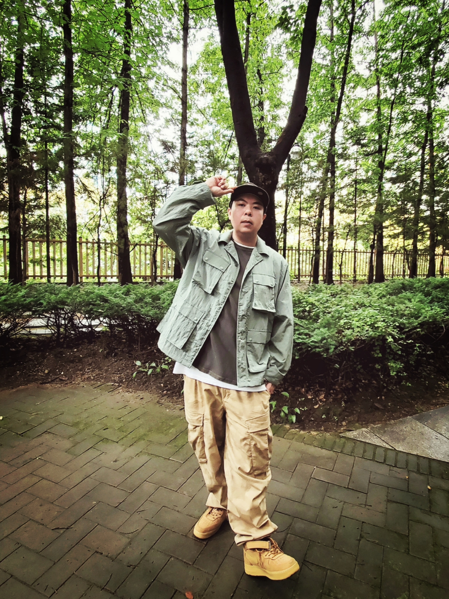 Nike Air Force 1 Mid '07 WB Flax, New Era x Fear of God 59FIFTY Corduroy Size Cap Walnut 착용 스타일