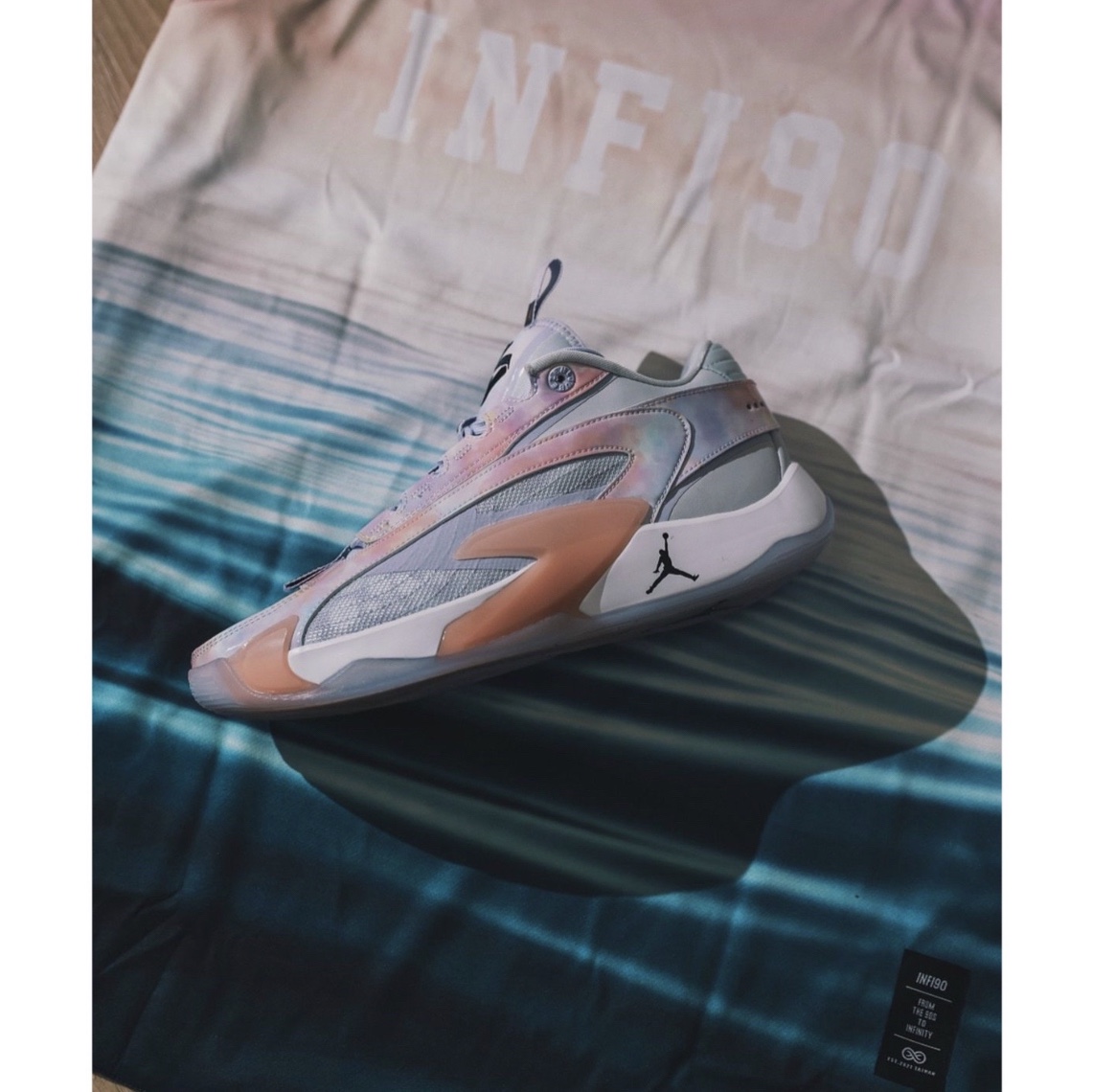 Jordan Luka 2 PF Football Grey Oxygen Purple 착용 스타일