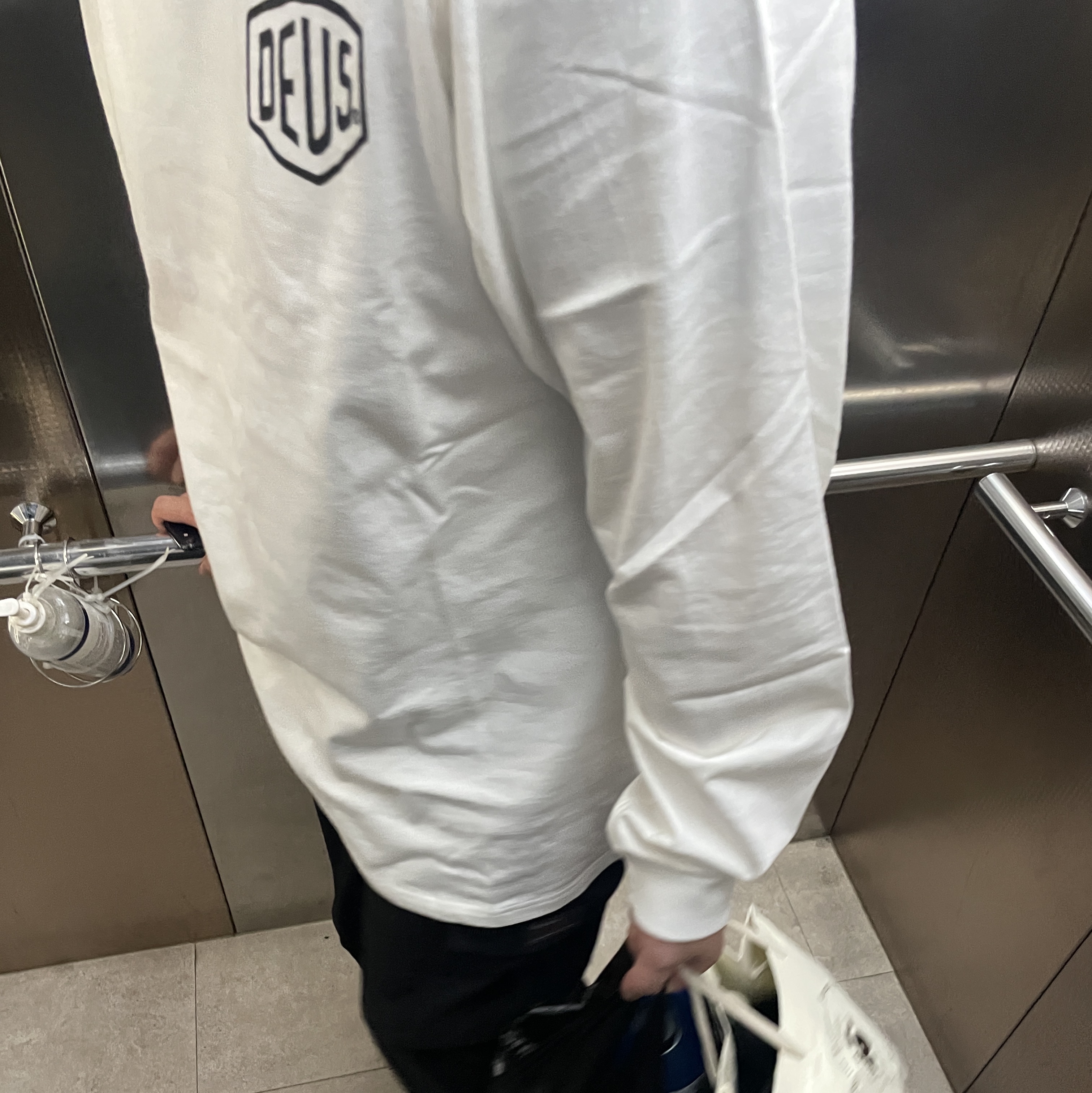 Deus Ex Machina Tokyo Asakusa Address Long Sleeve T-Shirt White 착용 스타일