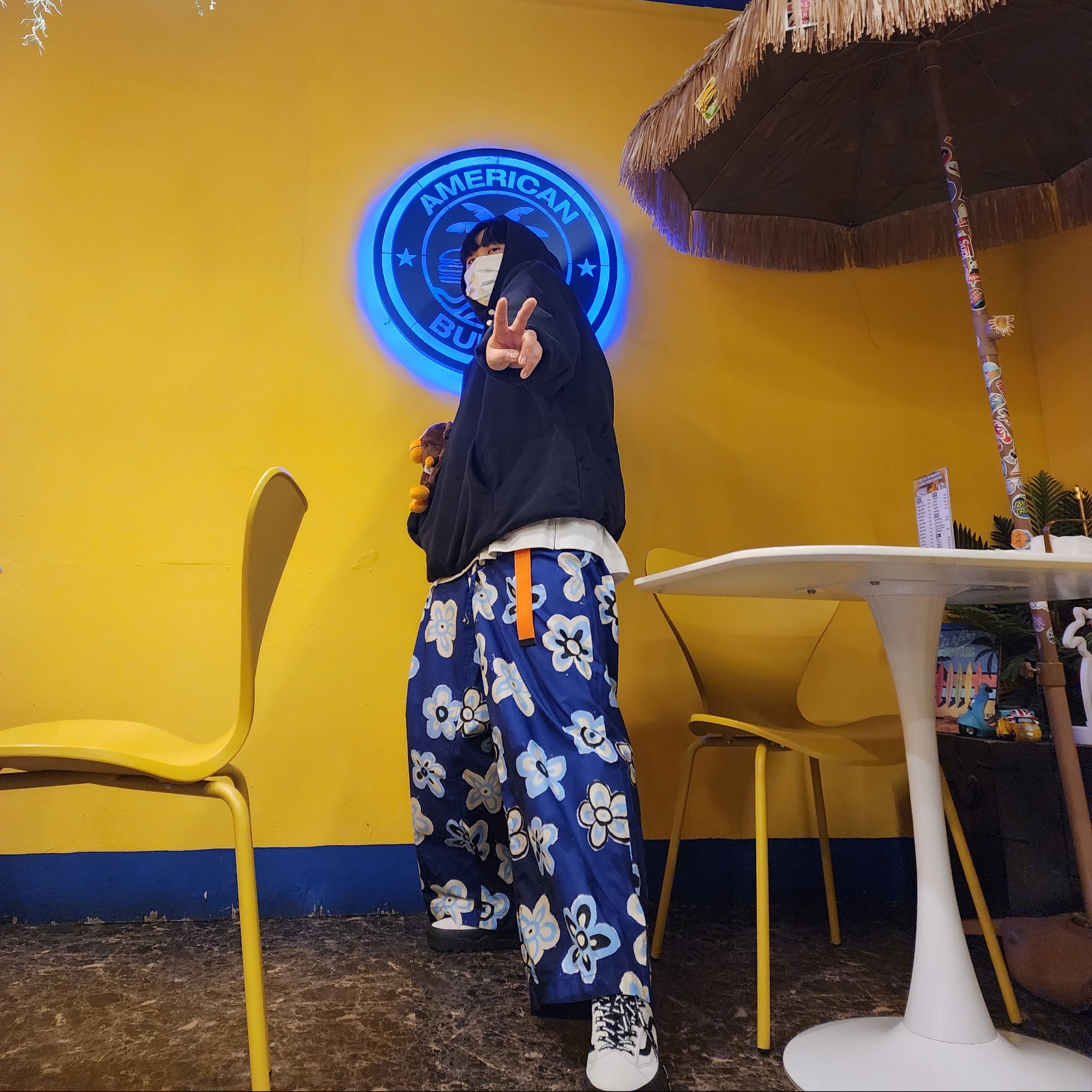 Uniqlo x Marni Relaxed Wide Fit Pants Flower Blue, Vans Sentry Old Skool WC Marshmallow Black 착용 스타일 - 5
