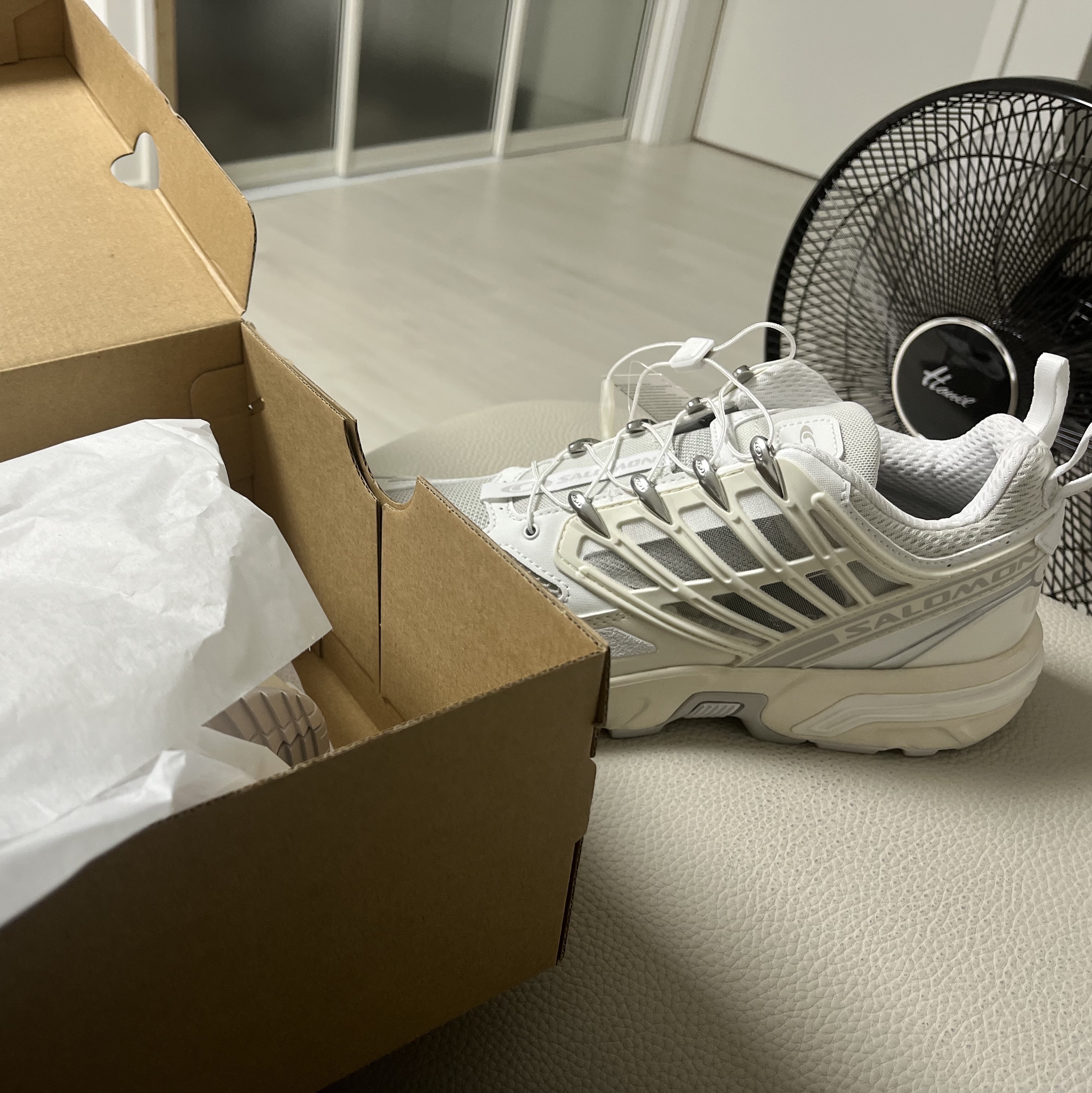 Salomon ACS Pro White Vanilla Ice 착용 스타일