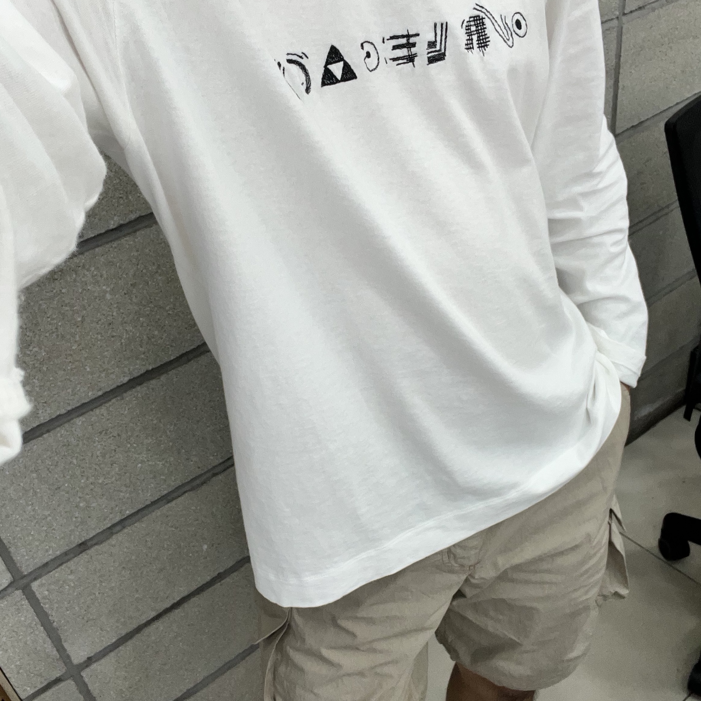 Our Legacy Mount Shorts Parachute Poplin Metallic Sand 착용 스타일 - 1