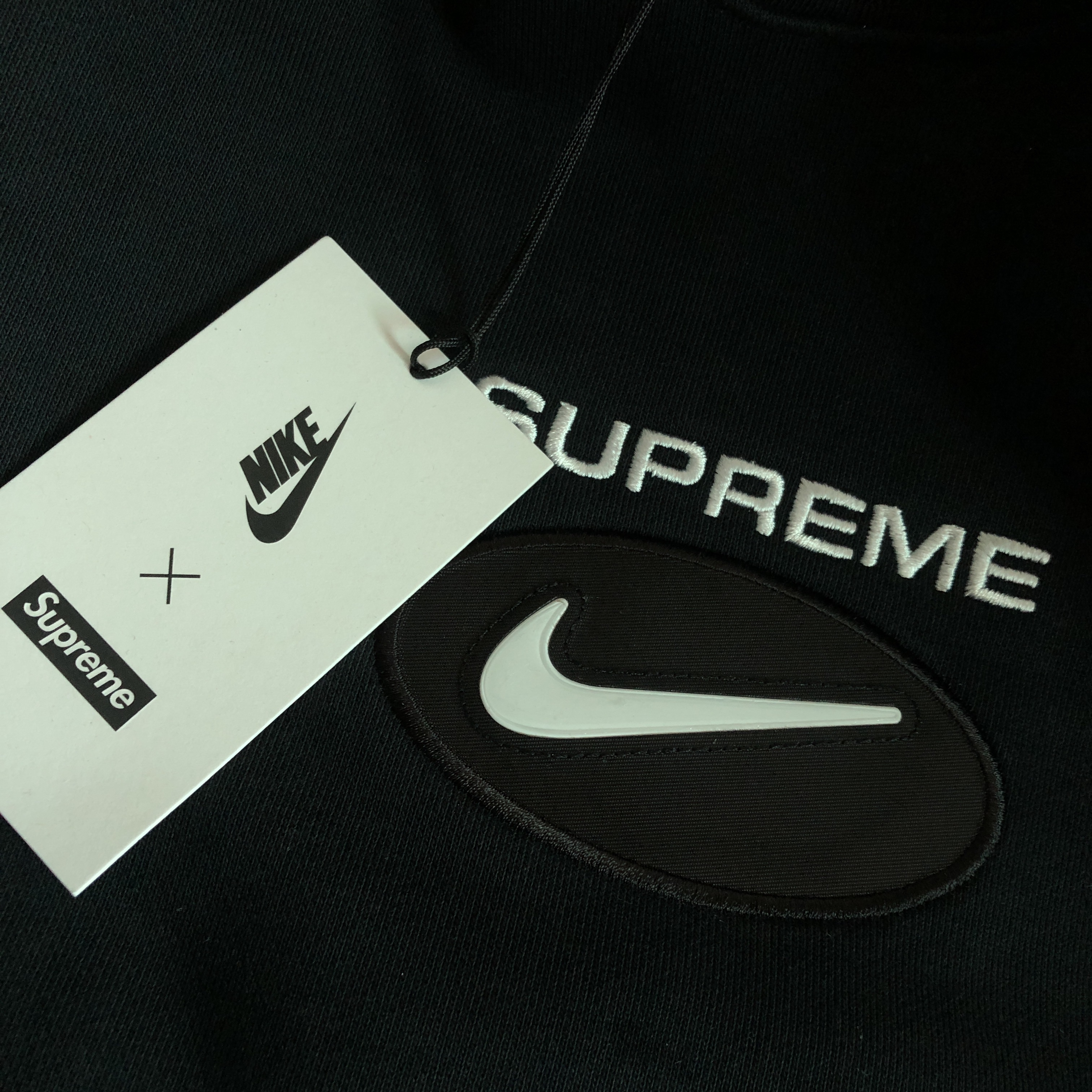 Supreme x Nike Jewel Crewneck Black - 20FW 착용 스타일