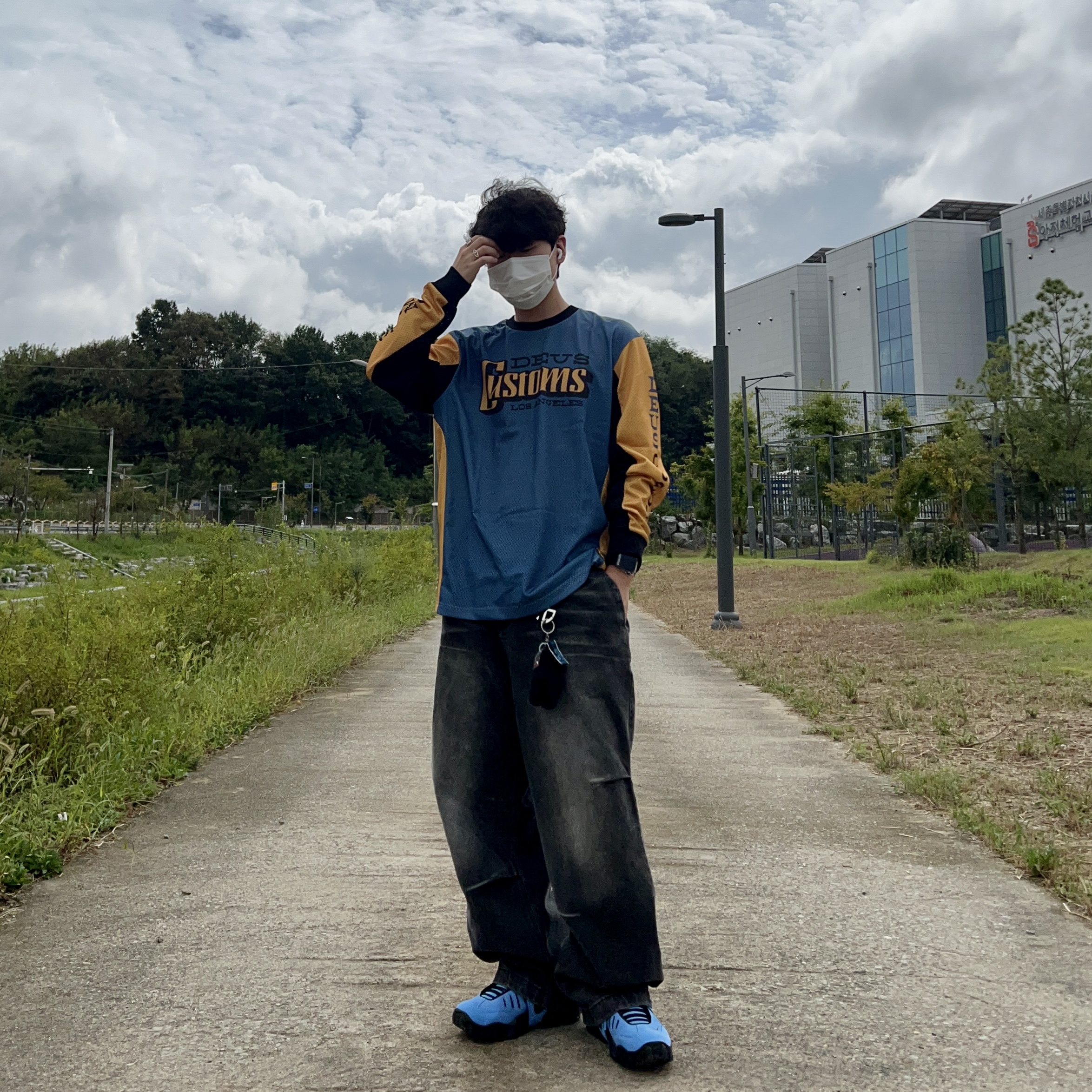 Nike x Ambush Air Adjust Force SP University Blue and Habanero Red 착용 스타일