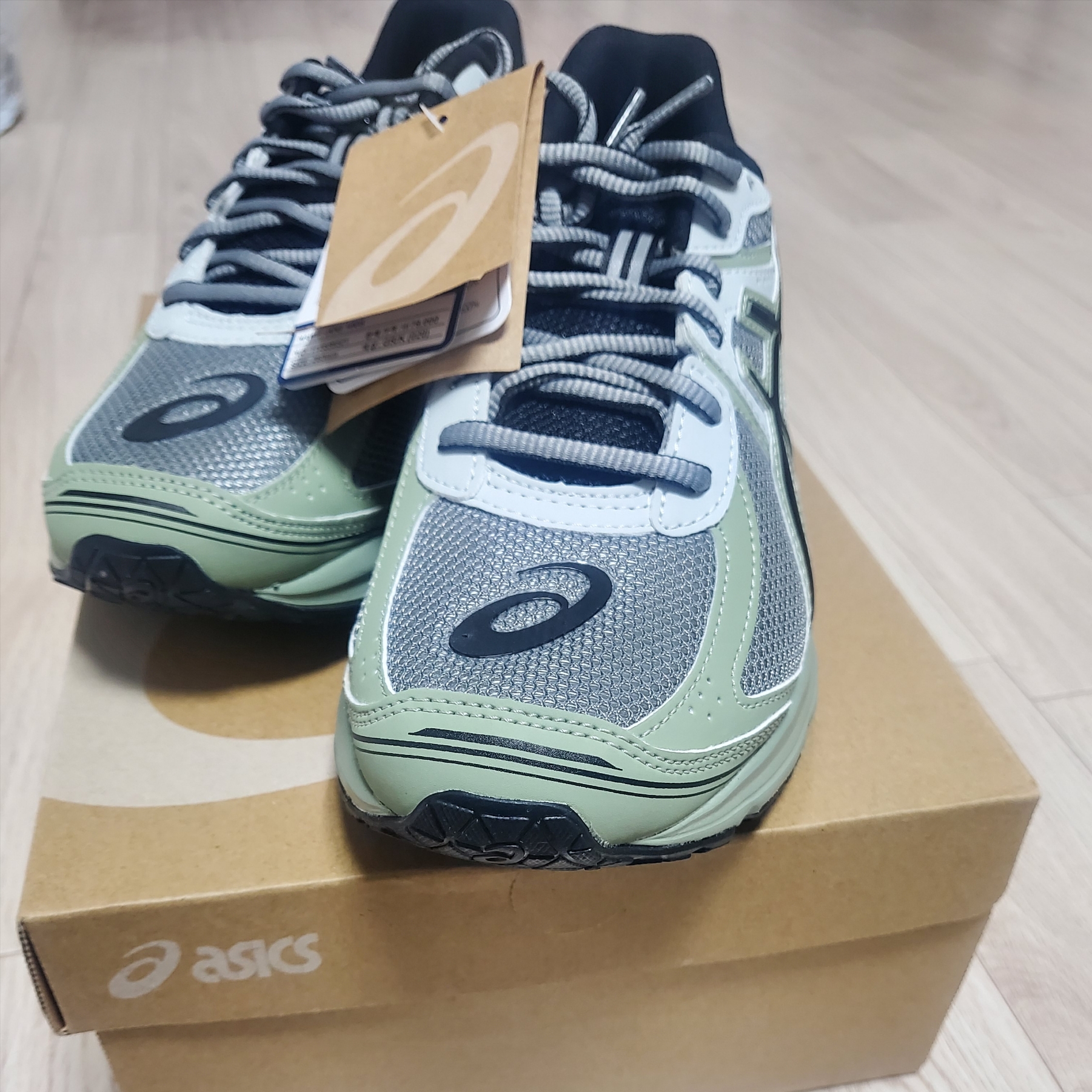 Asics Jog 100 S Sheet Rock - 2E Wide 착용 스타일 - 2