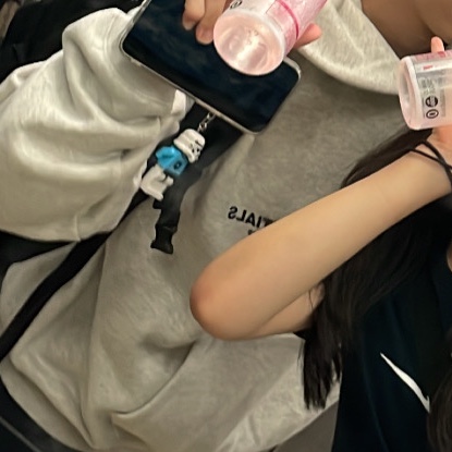 Essentials The Core Collection Hoodie Light Oatmeal 착용 스타일 - 1