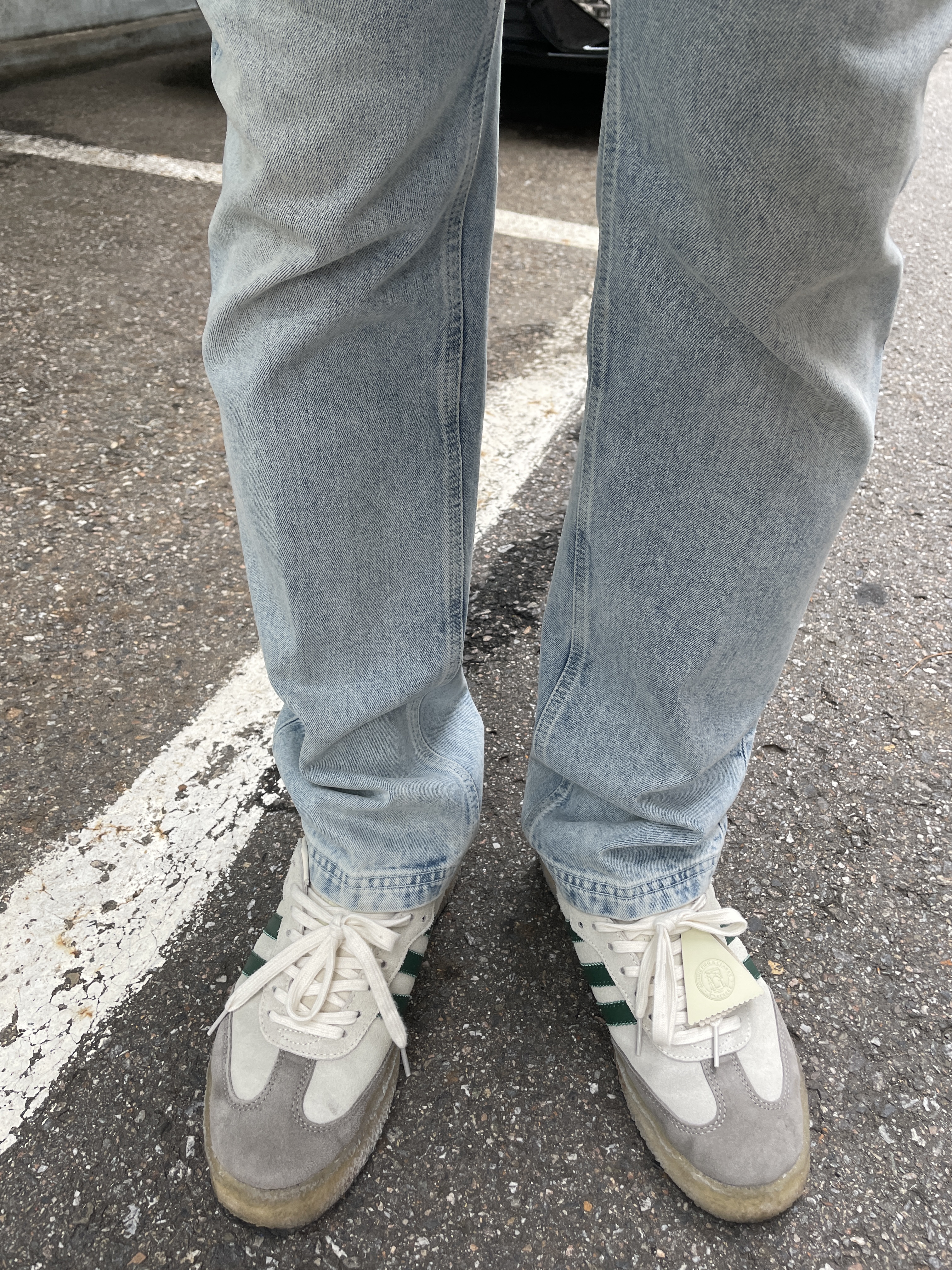 Adidas x Clarks x Ronnie Fieg 8th Street Samba Chalk White Green 착용 스타일