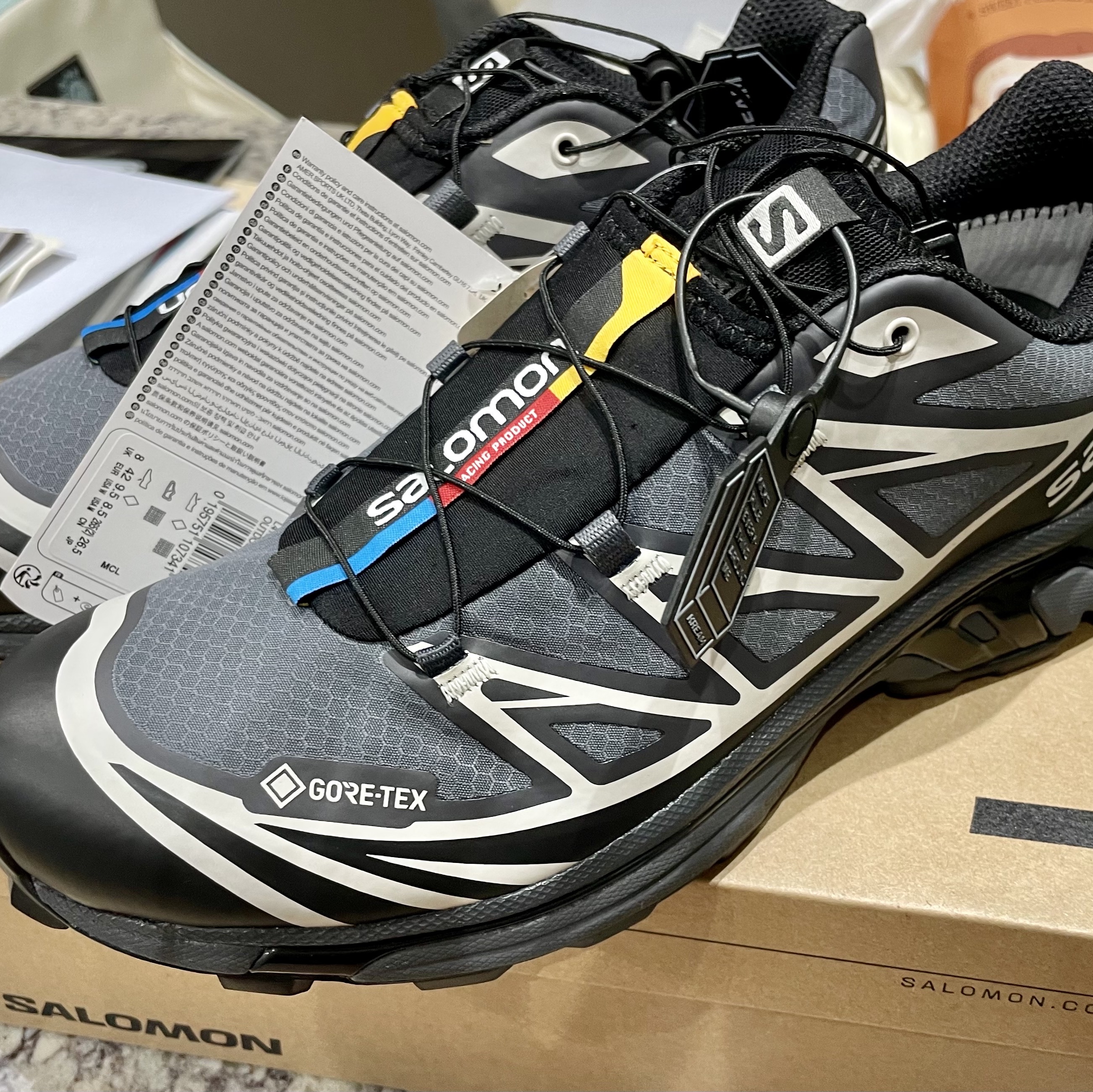 Salomon XT-6 Gore-Tex Black Ebony 착용 스타일