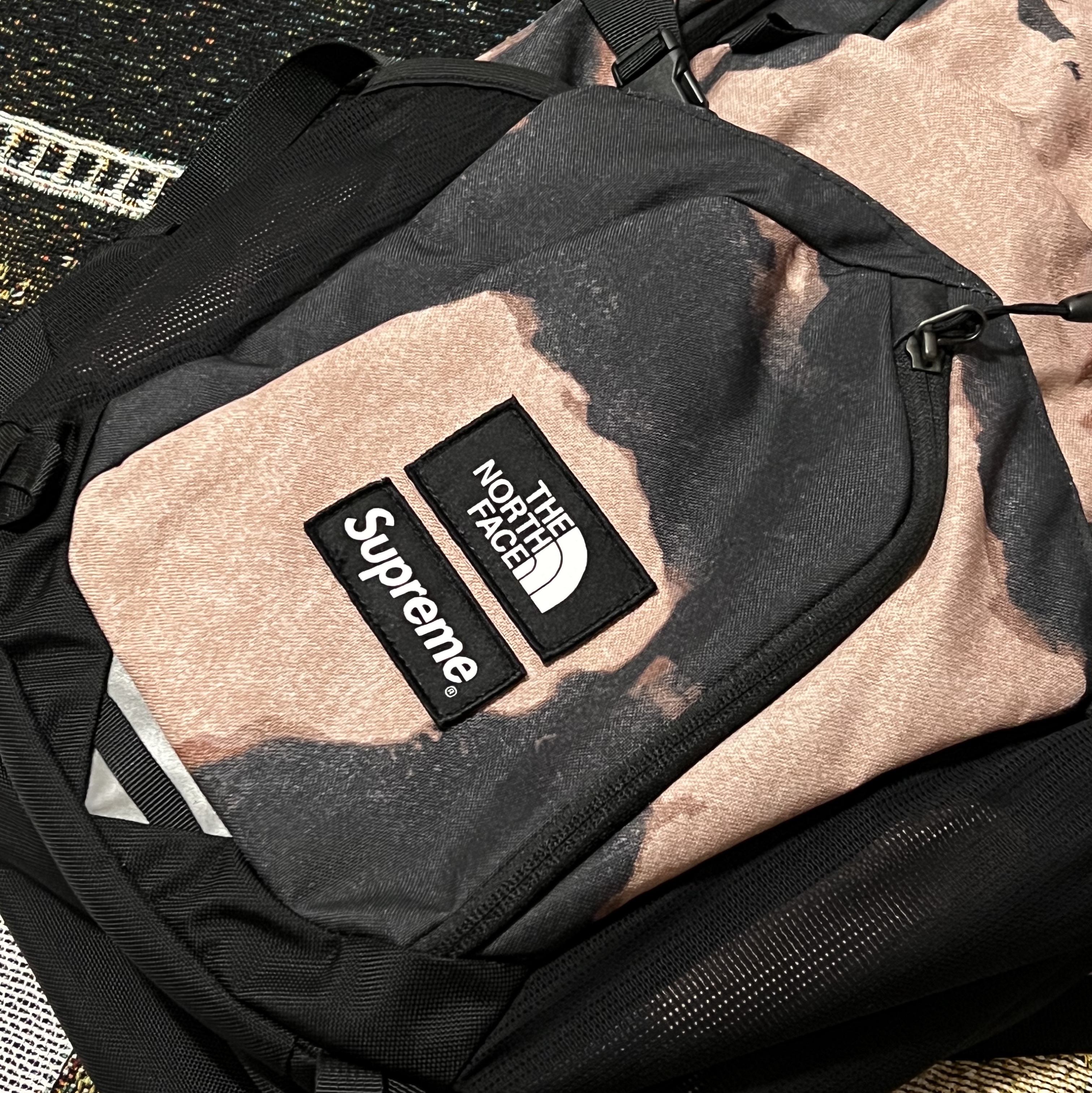 Supreme x The North Face Bleached Denim Print Pocono Backpack Black - 21FW 착용 스타일