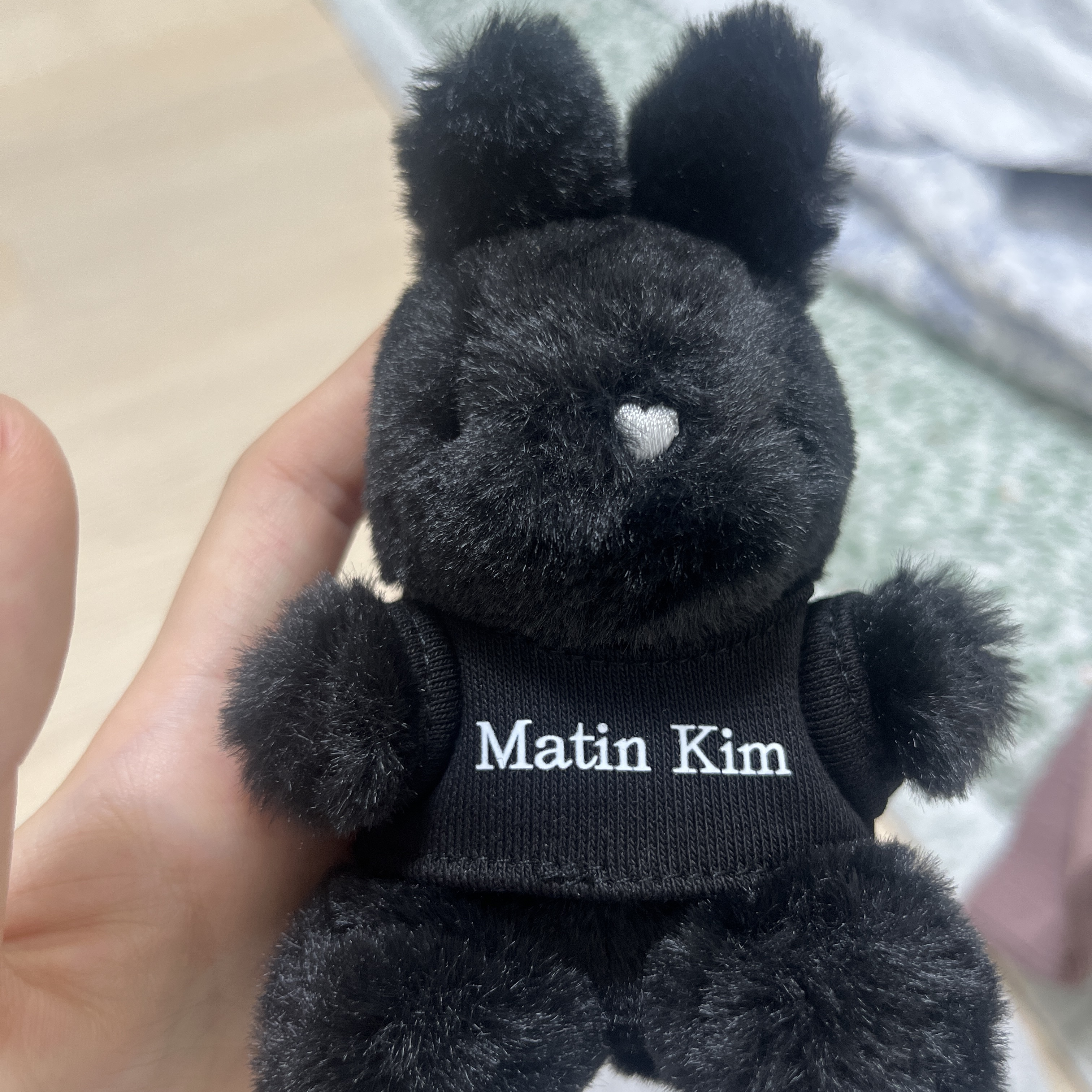 Matin Kim Black Bunny Toy Keyring Black 착용 스타일