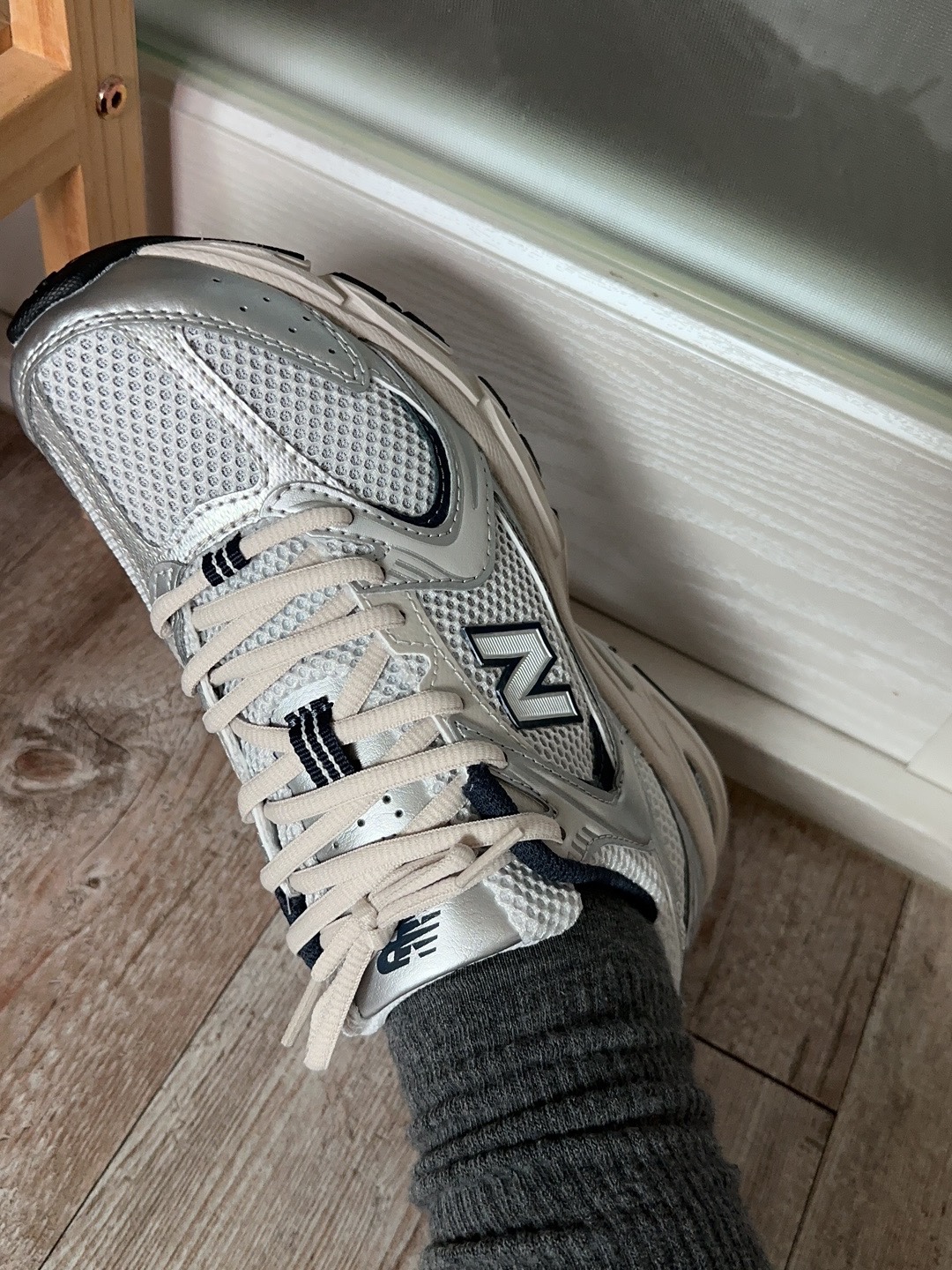New Balance 530 Steel Grey 착용 스타일