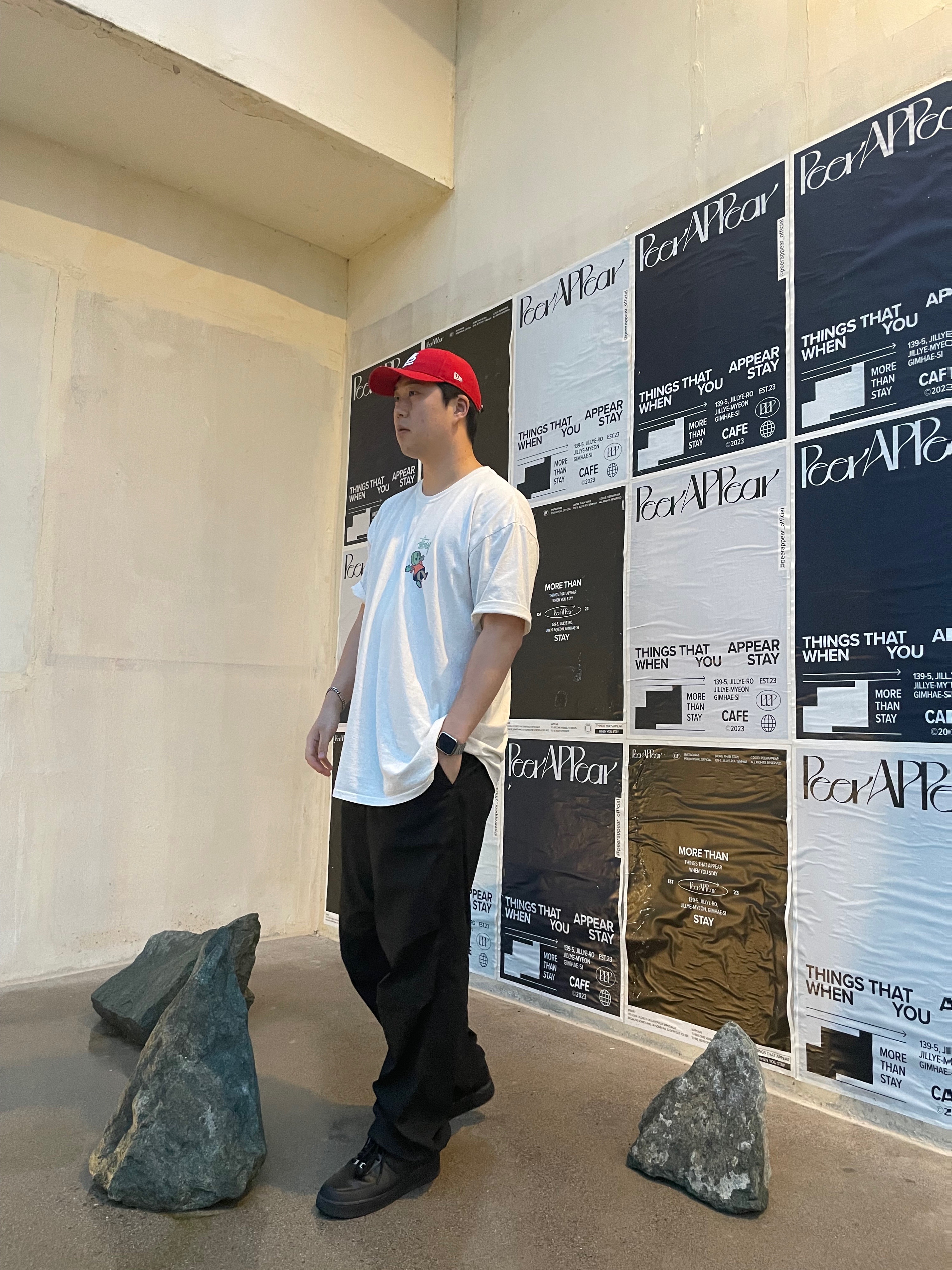 Stussy Dollie Pigment Dyed T-Shirt Natural, Nike Air Force 1 '07 Low Triple Black 착용 스타일 - 1