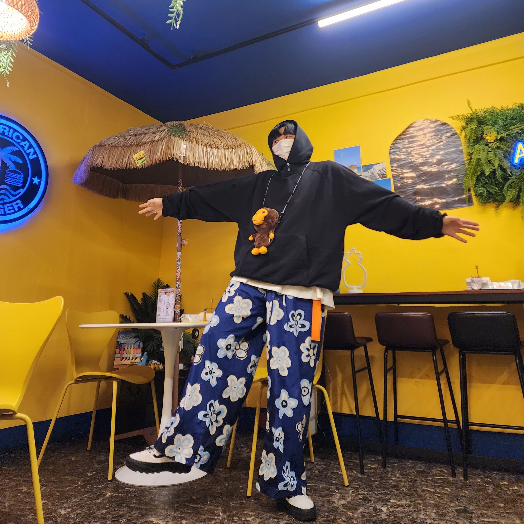 Uniqlo x Marni Relaxed Wide Fit Pants Flower Blue, Vans Sentry Old Skool WC Marshmallow Black 착용 스타일 - 1