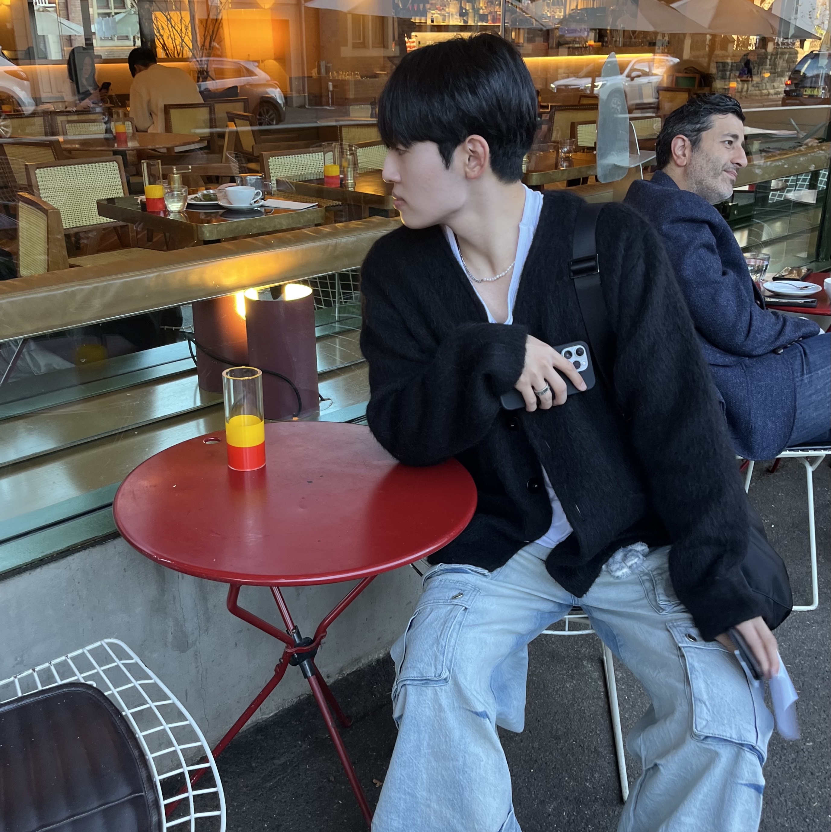 (W) Zara ZW Mid-Rise Baggy Cargo Jeans Light Blue, (W) Balenciaga 3XL Sneakers Light Beige 착용 스타일 - 3