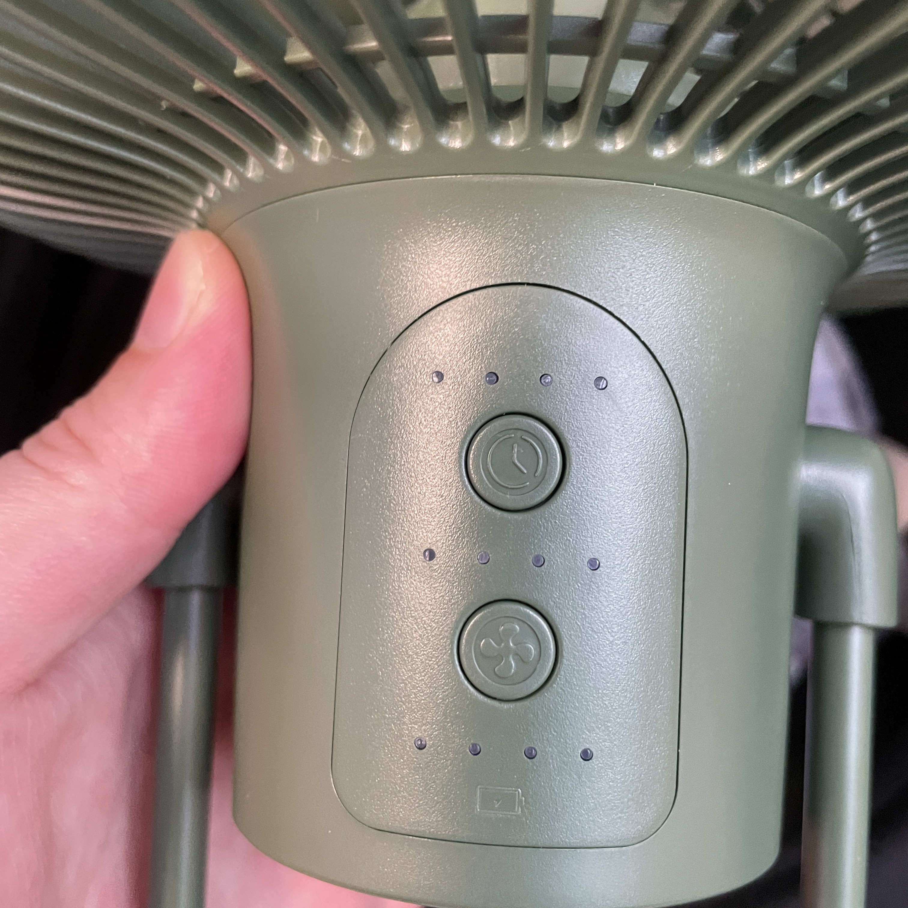 Supreme x Cargo Container Electric Fan Olive - 23FW 착용 스타일 - 5