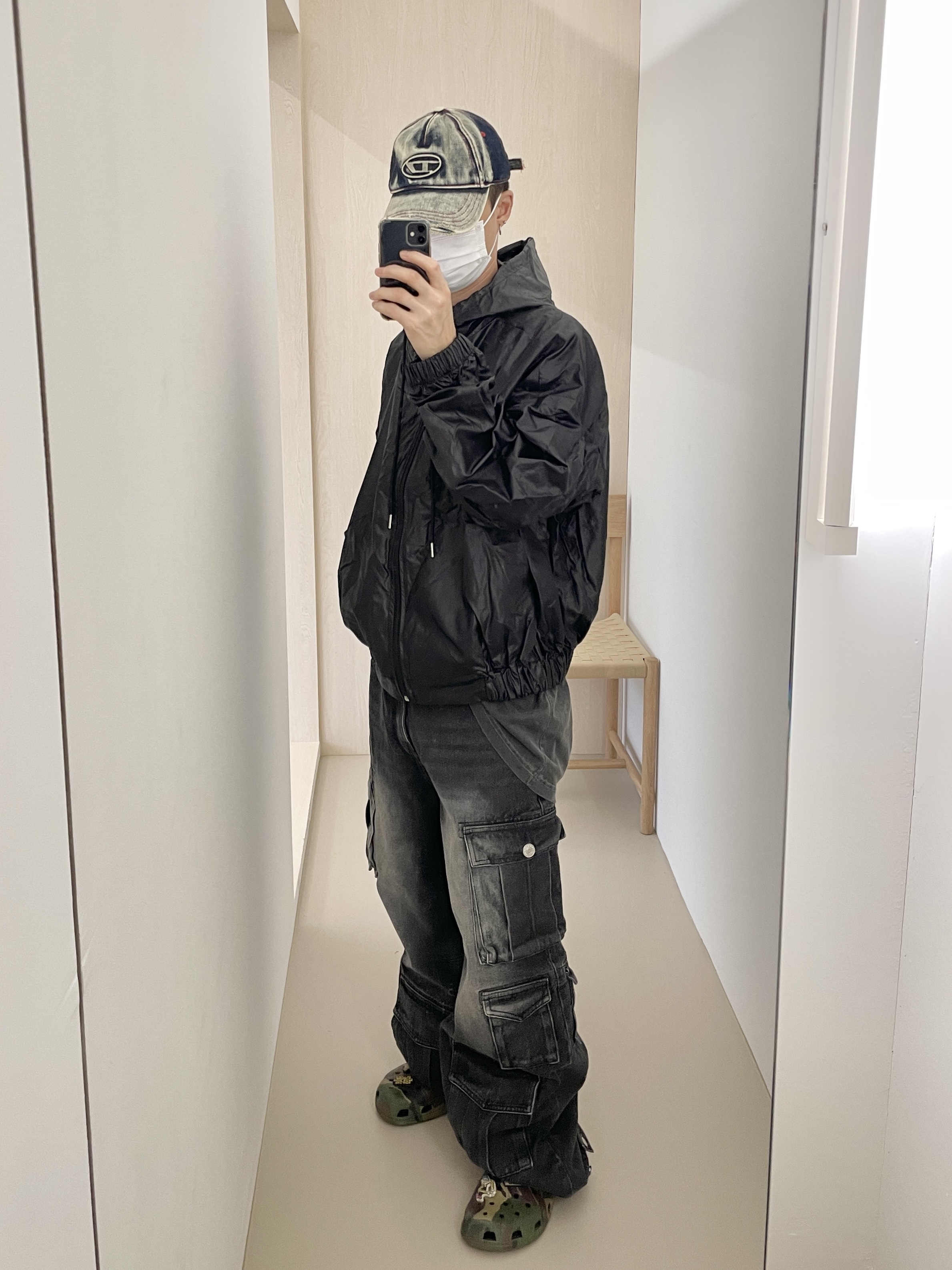 Diesel C-Seymon Treated Denim Baseball Cap Blue White, Crocs x Palace Classic Clog Woodland Camo 착용 스타일