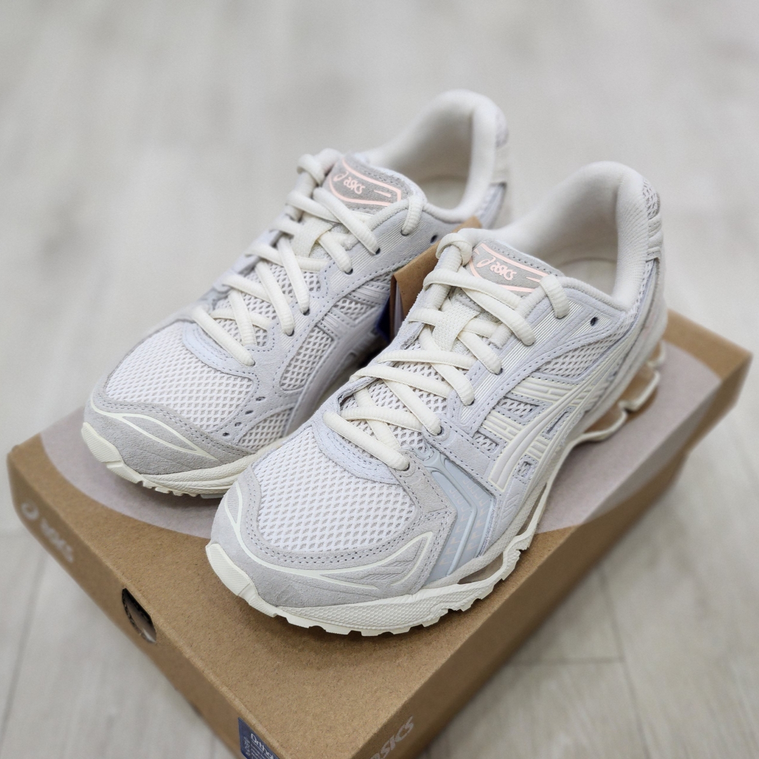 (W) Asics Gel-Kayano 14 Cream Blush 착용 스타일 - 2