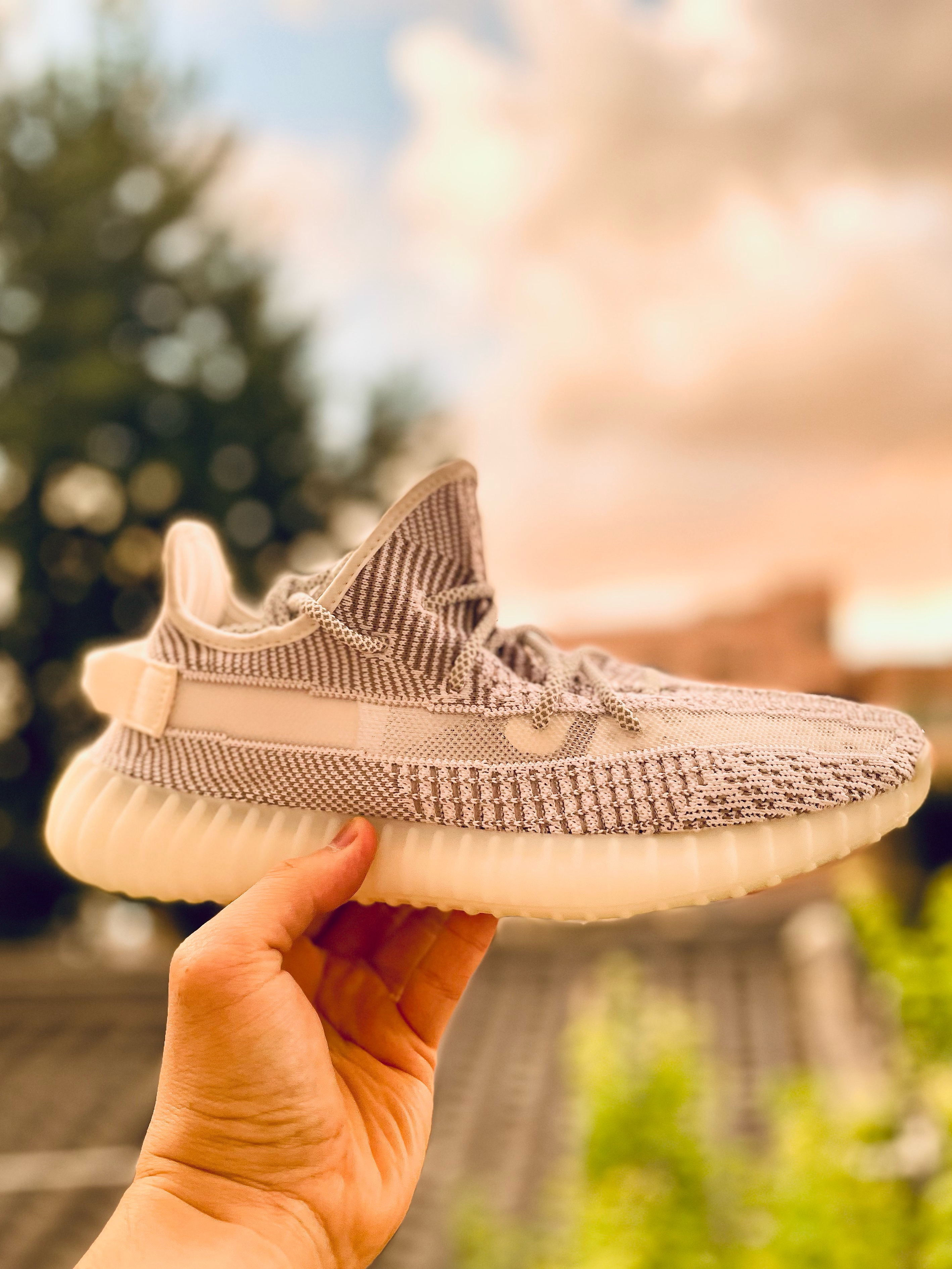 Adidas Yeezy Boost 350 V2 Static 2023 착용 스타일