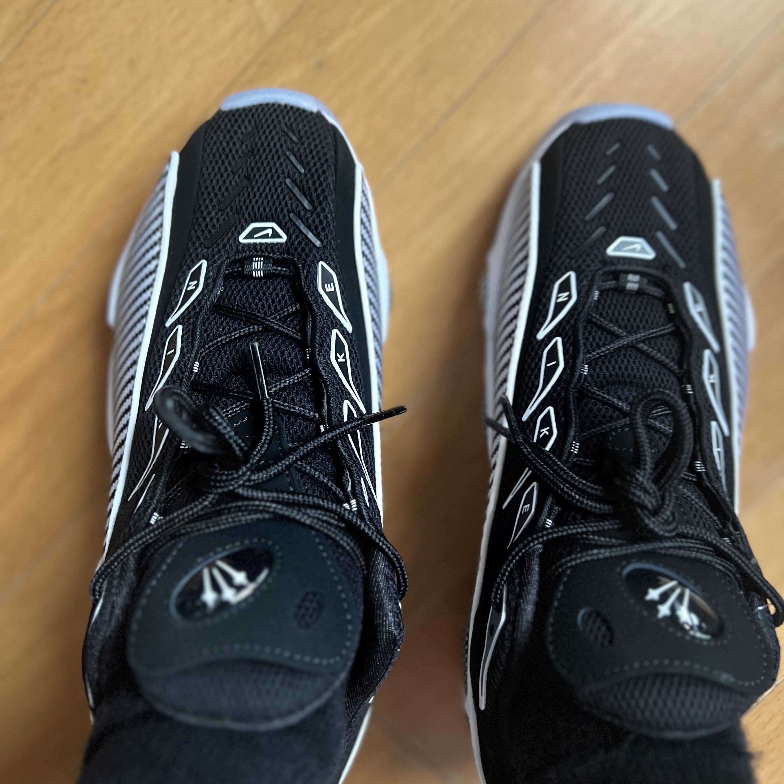 Nike x Drake Nocta Glide Black White Clear 착용 스타일 - 3